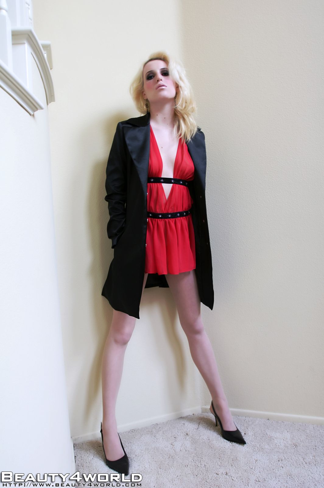 [BeautyLeg] No.073 Tracy 在现浏览第1张