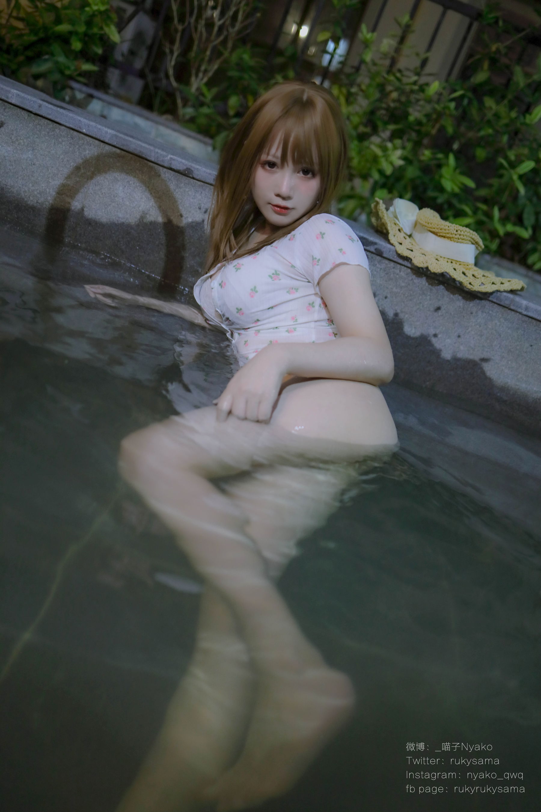 [网红COSER写真] 萌妹子Nyako喵子 - 温泉旅行第21张