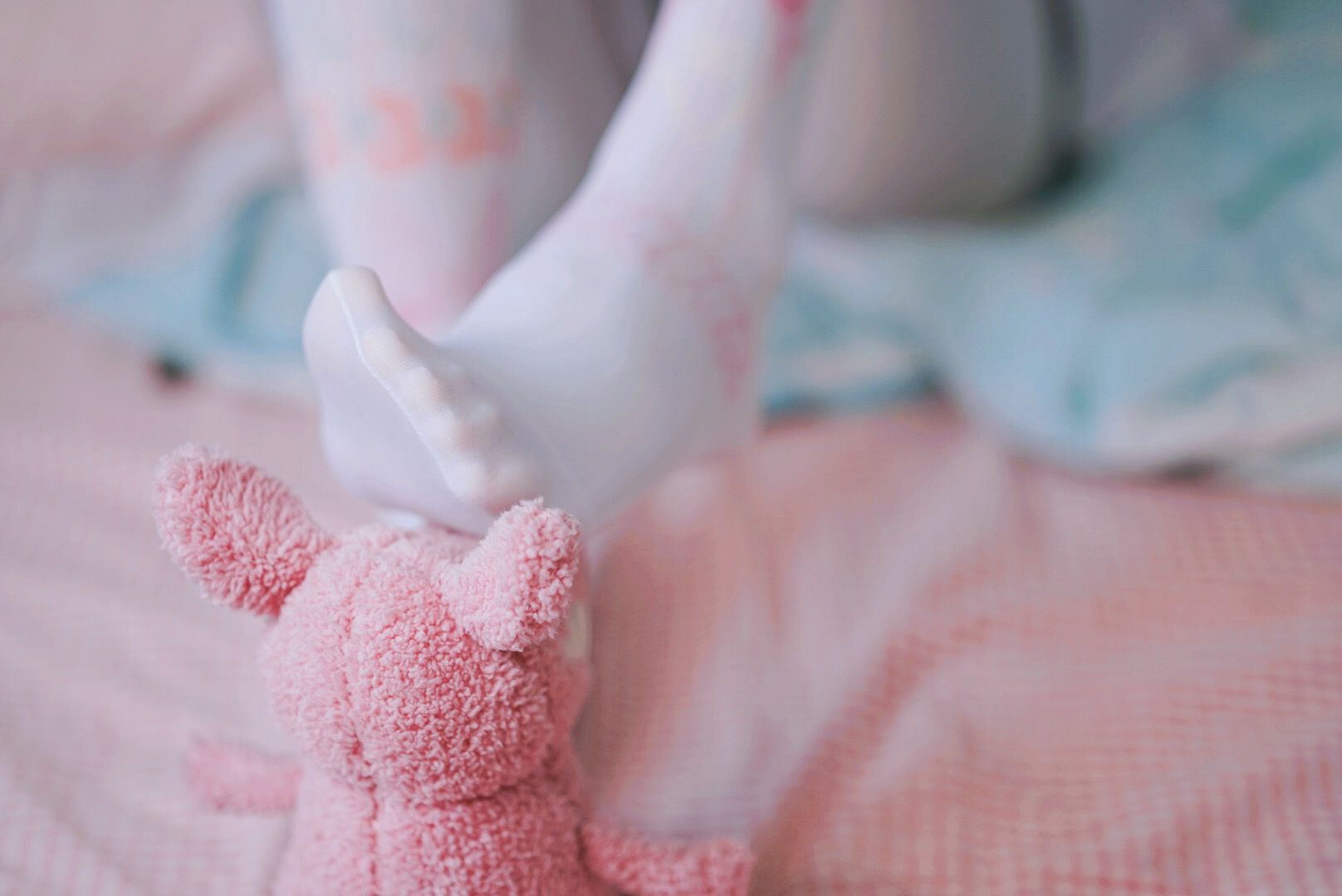 [网红COSER写真] 萌妹子眼酱大魔王w - 踩玩偶第3张