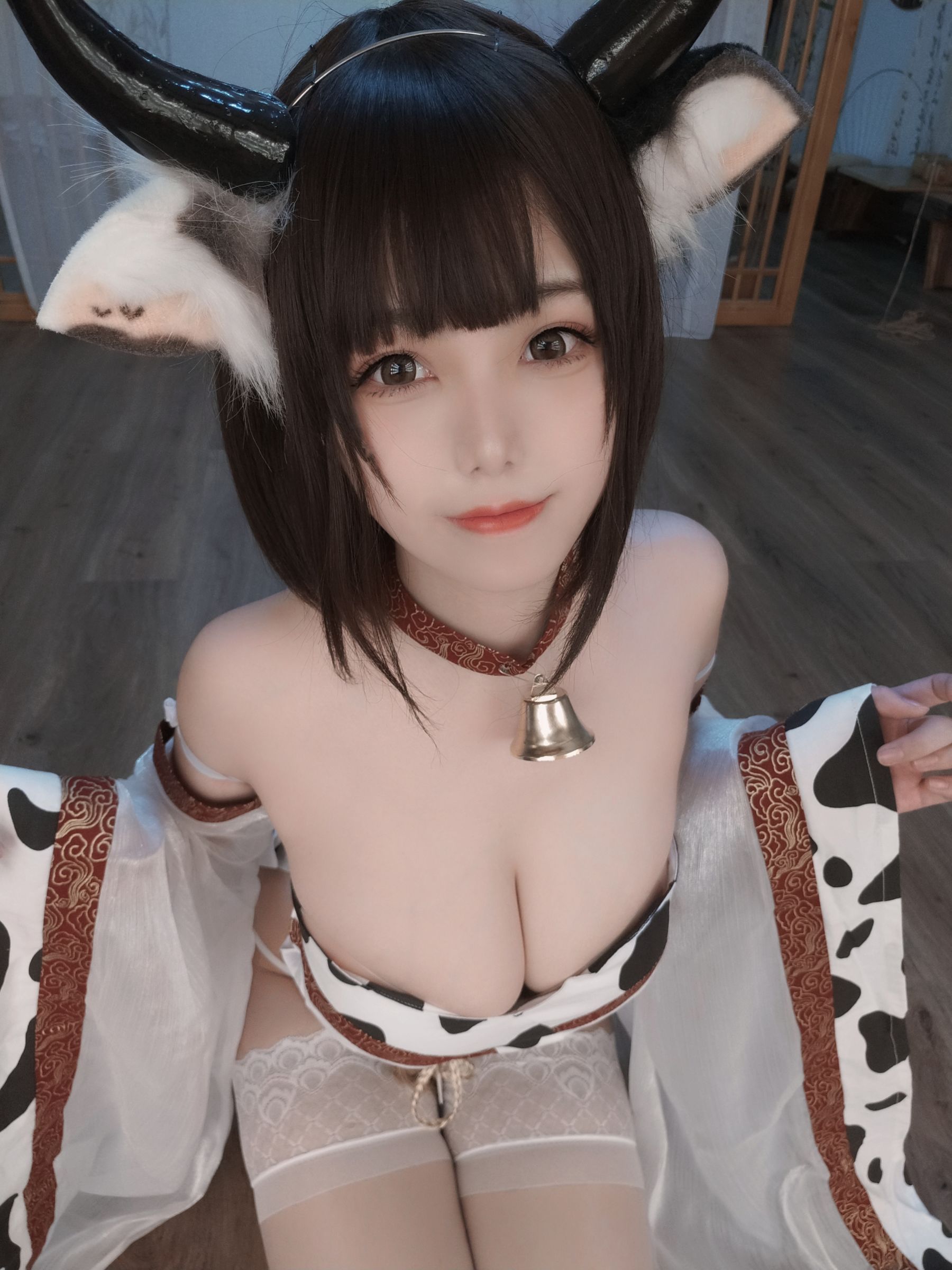 [网红COSER写真] 萌系小姐姐蜜汁猫裘 - 奶牛第8张