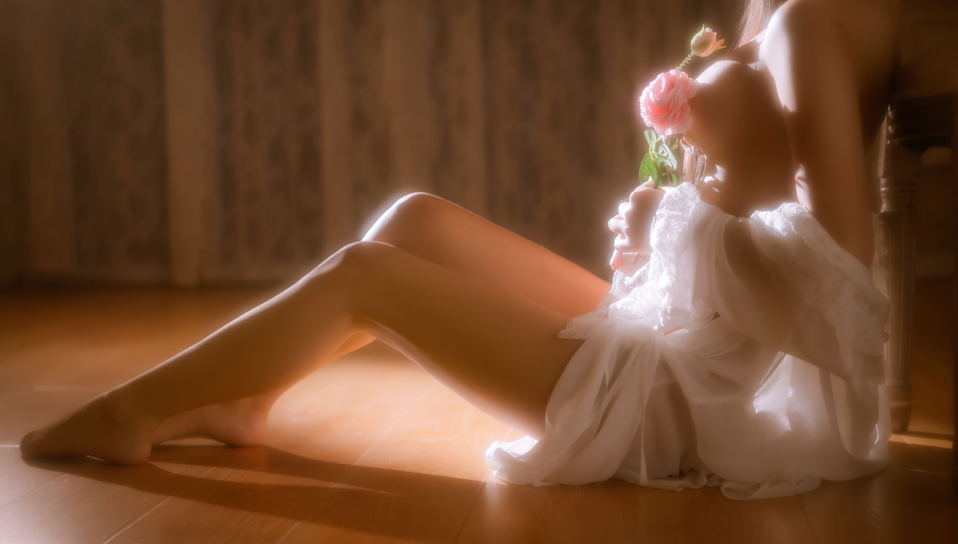 [COS福利] 阳光美少女萌芽儿o0 - 金色套装第14张