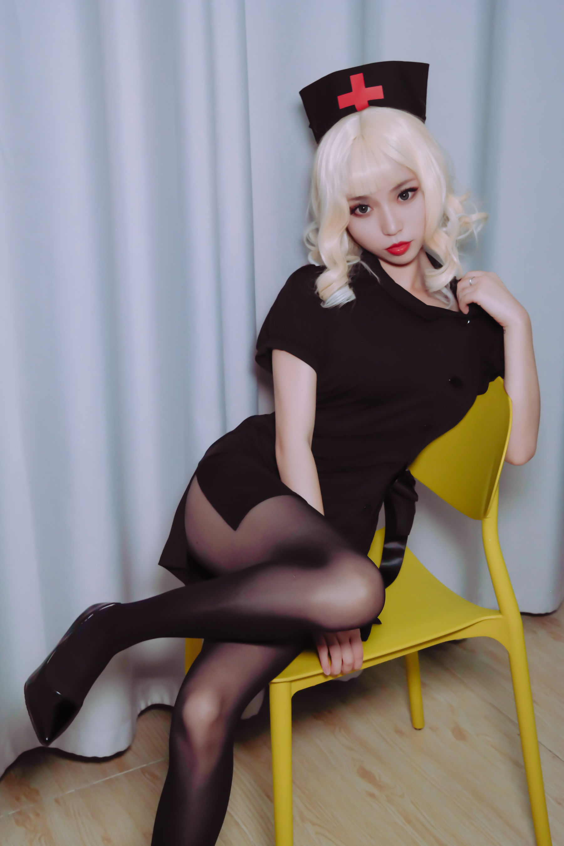 [COS福利] 萌妹白易子教主 - 黑化护士第9张