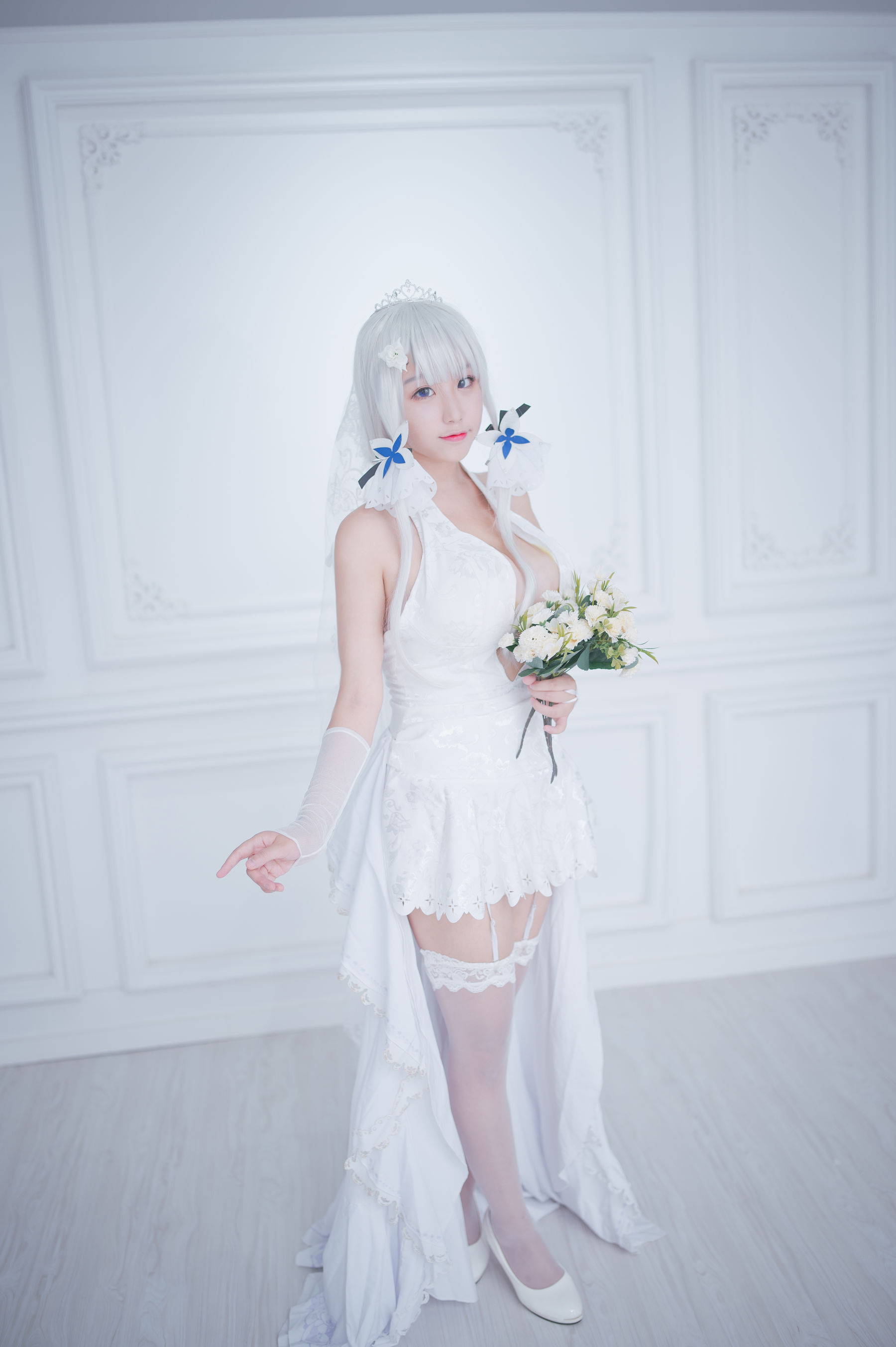[COS福利] 动漫博主穆零Mu0 - 光辉婚纱第1张