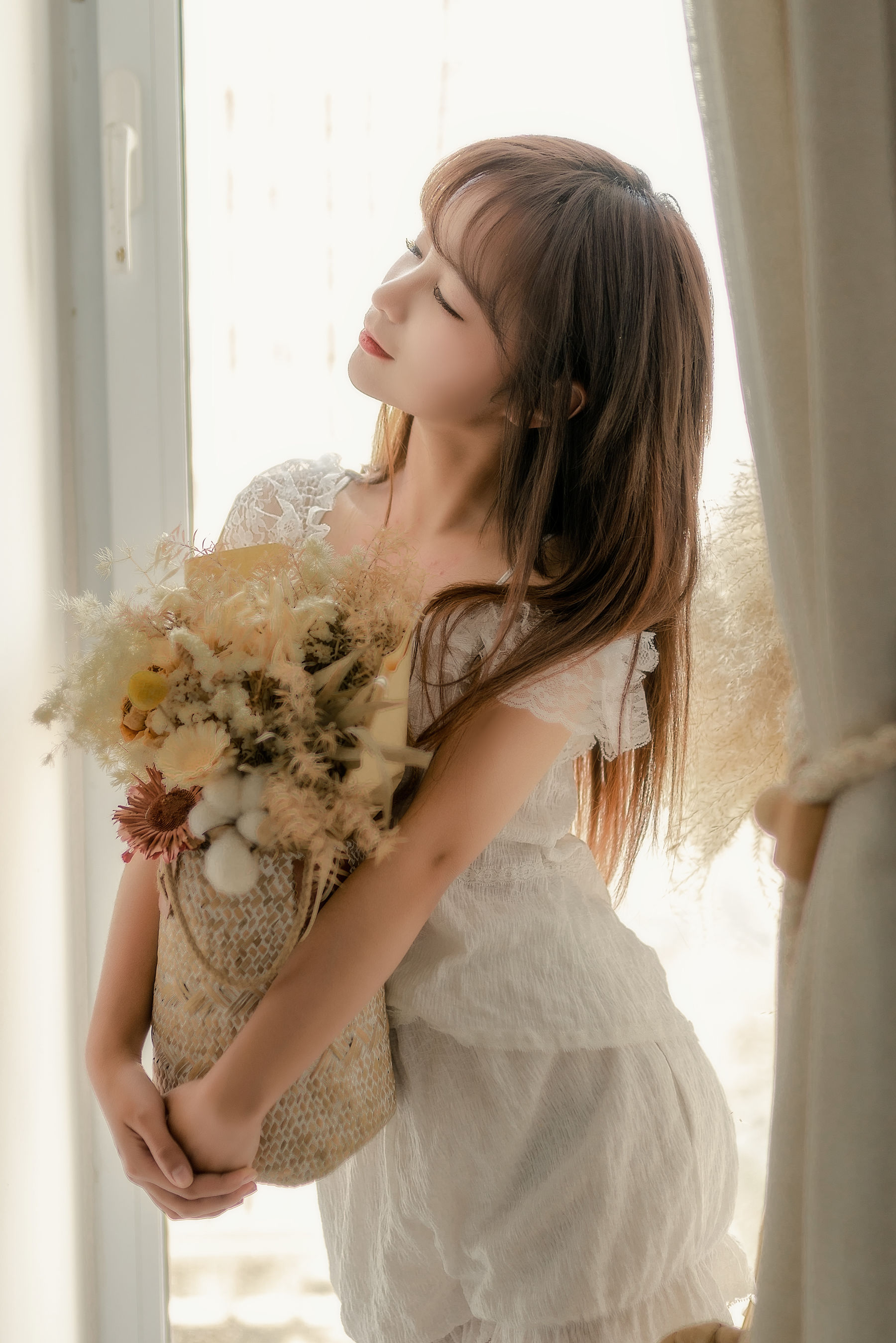 [COS福利] 动漫博主蠢沫沫 - 大象 白睡衣第4张