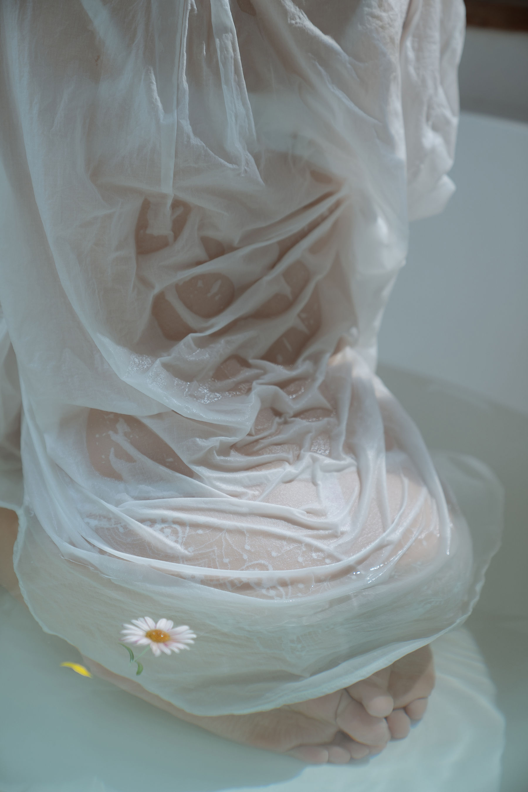 [COS福利] 阳光美少女萌芽儿o0 - 浴缸第18张