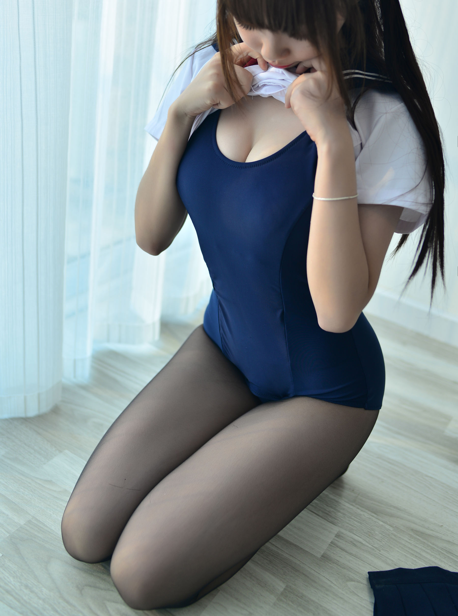 [COS福利] Cos小姐姐雪琪 - 黑丝JK死库水第12张