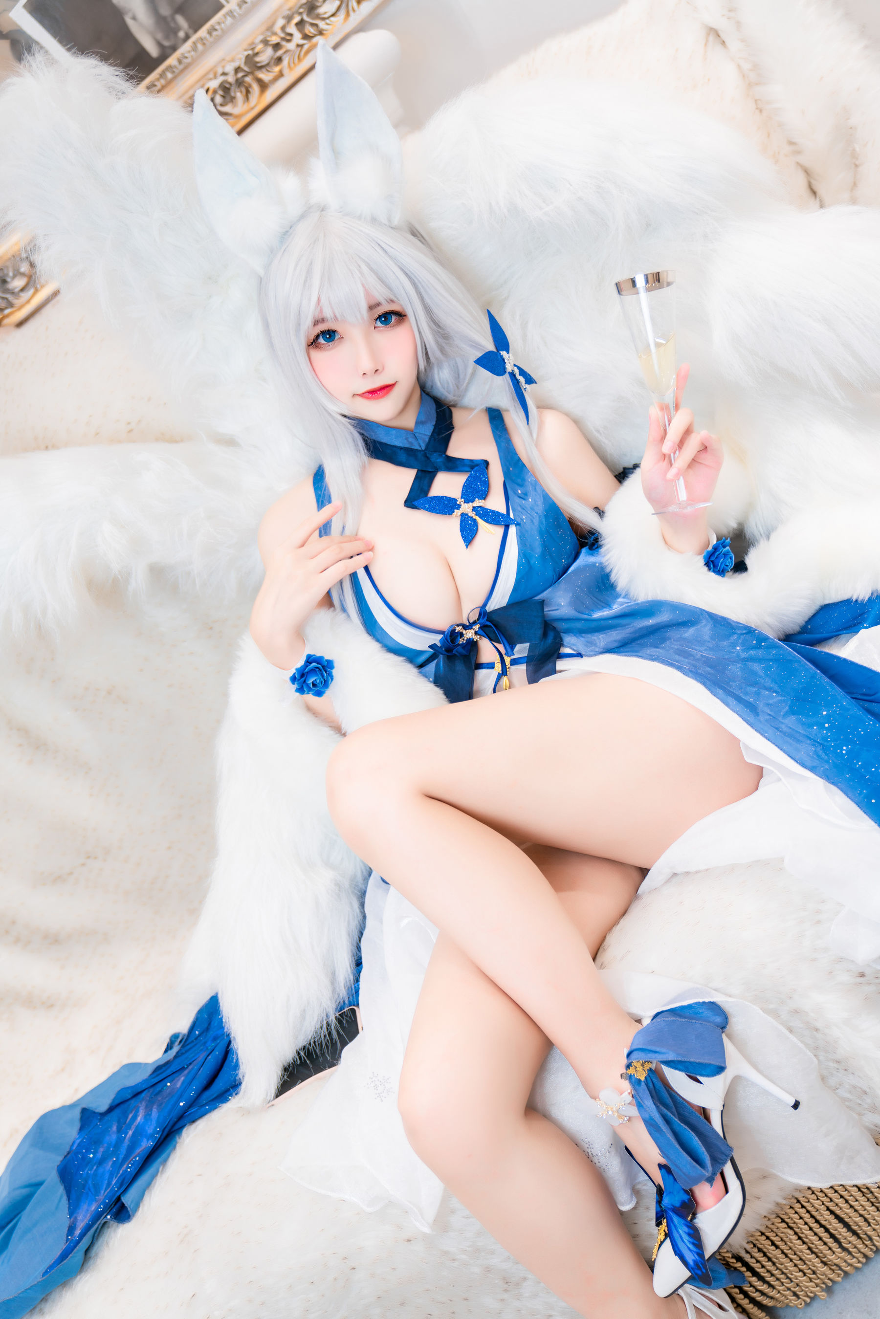 [COS福利] 微博妹子Momoko葵葵 - 信浓礼服第10张