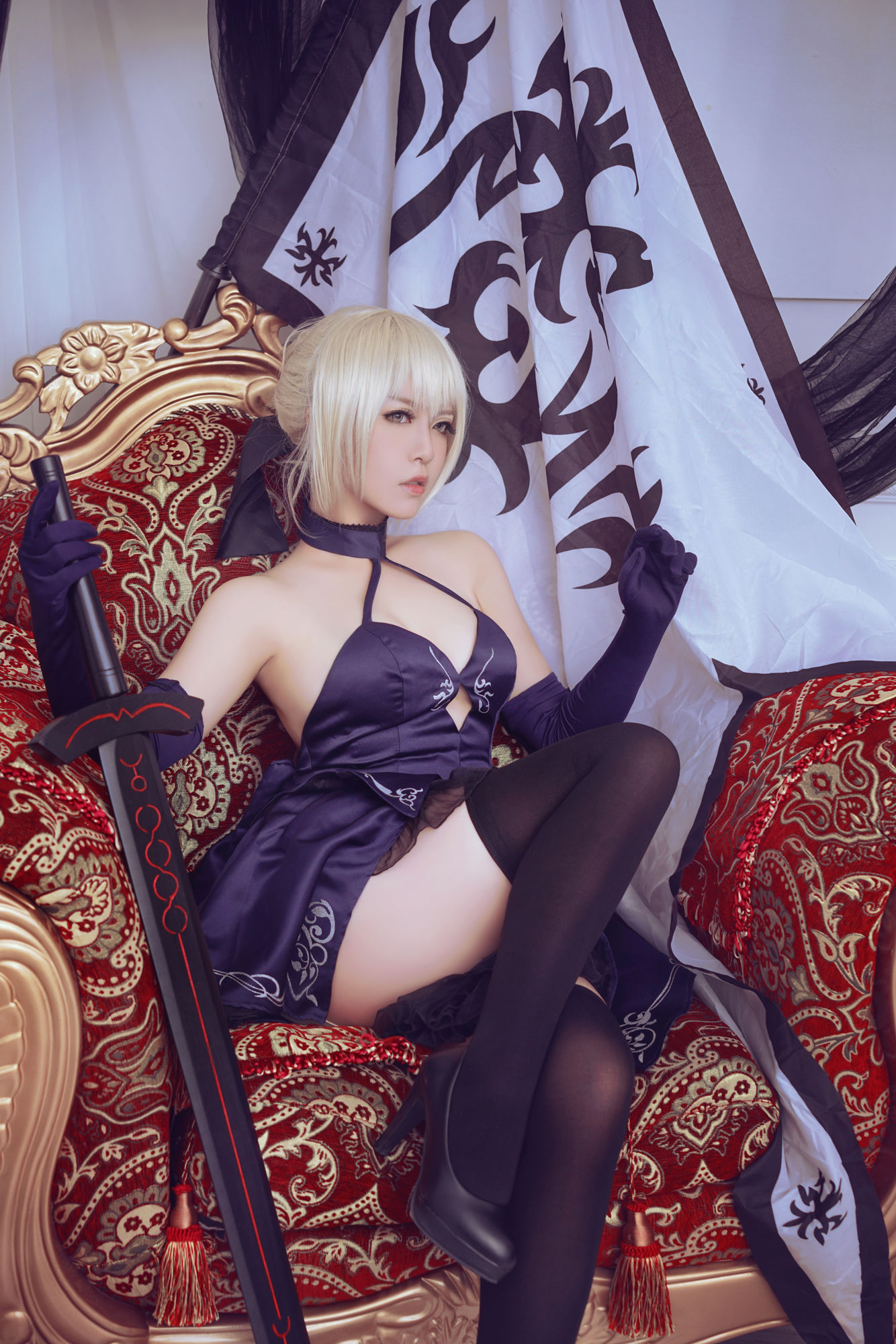 [网红COSER写真] 半半子&amp;索索sophia - 黑贞1第6张