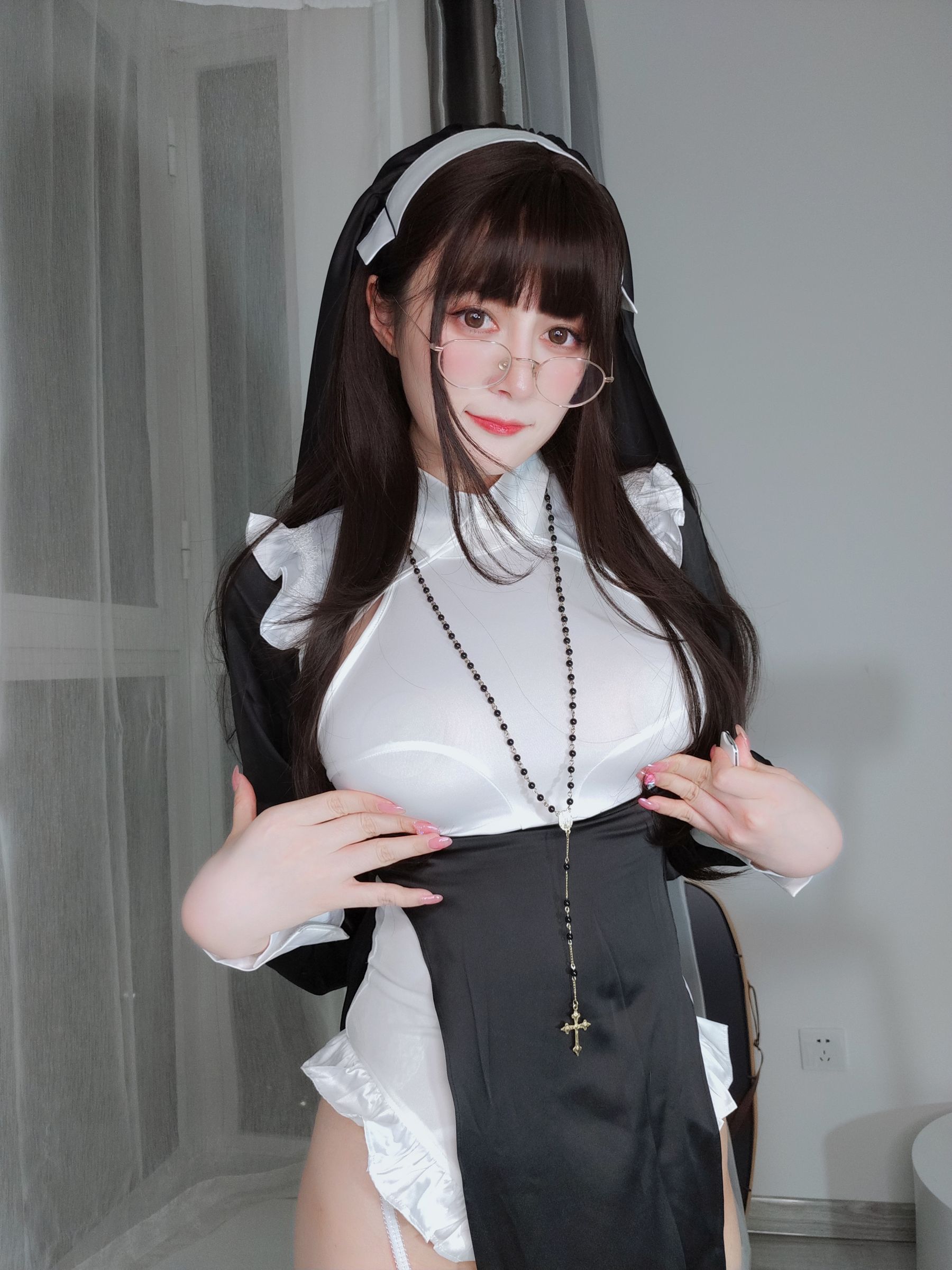 [福利COS] Coser小姐姐白银 - 修女第31张