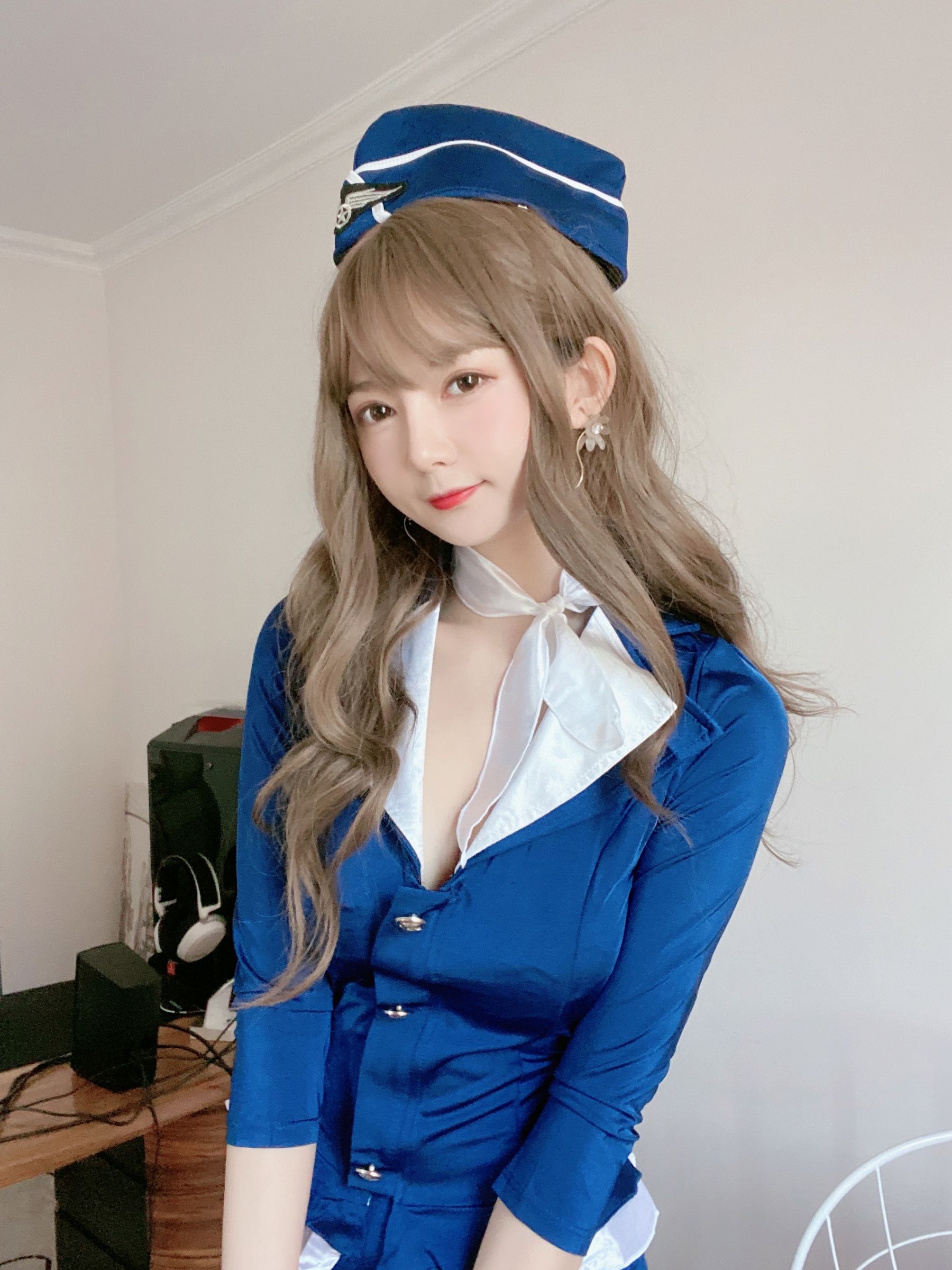 [福利COS] 51酱 - 蓝色制服装第4张