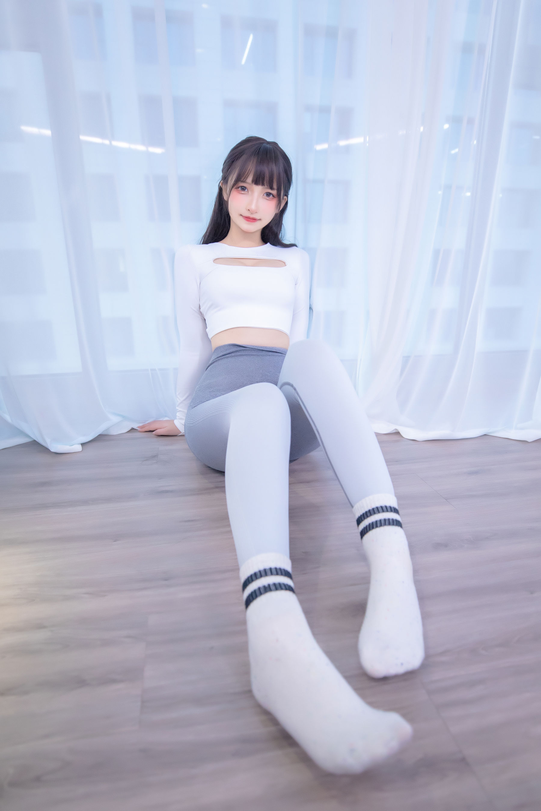 [网红COS] 萝莉神楽板真冬 瑜伽少女第20张