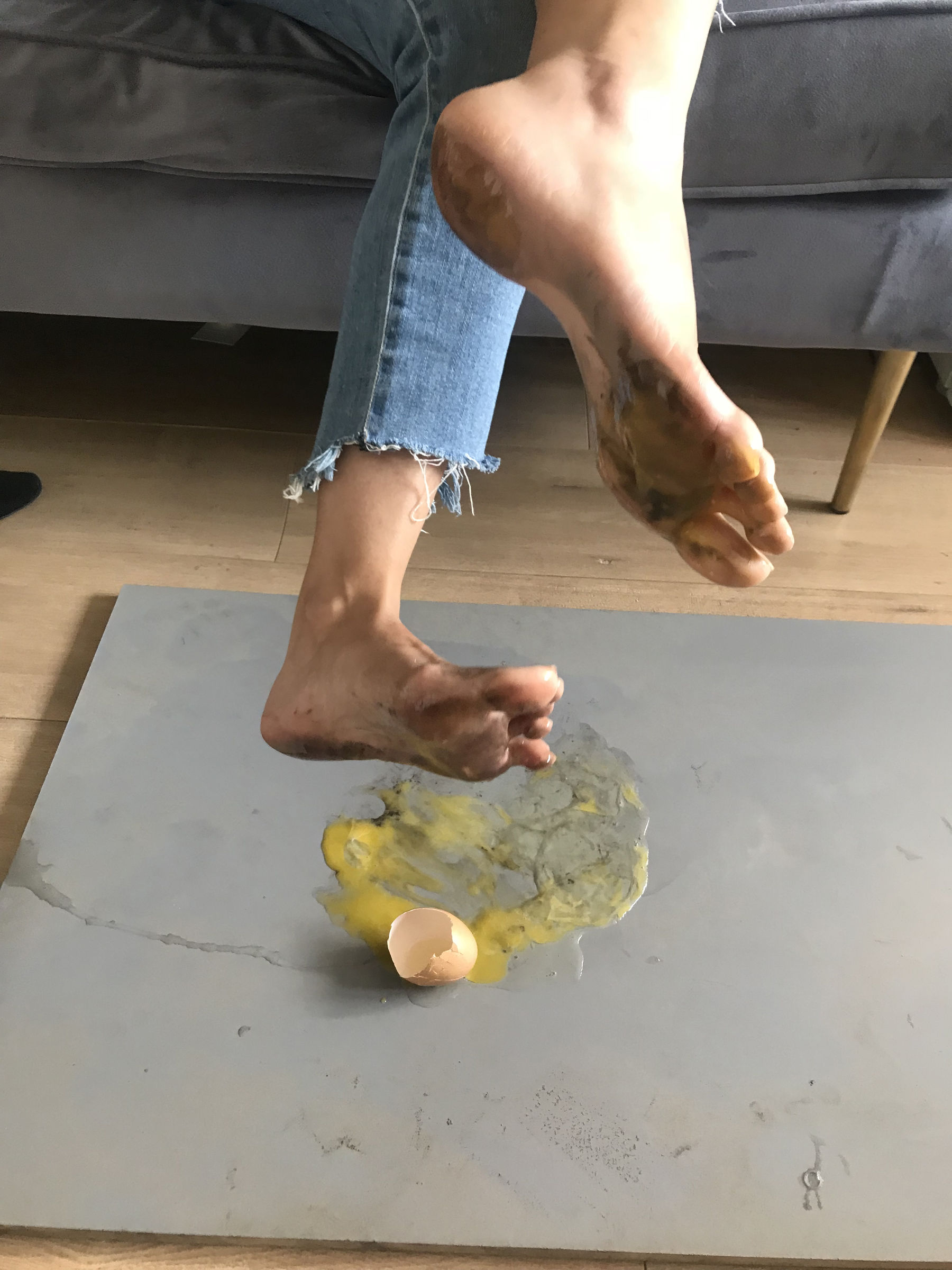 [福利COS] 安乔乔儿(Nia乔乔) No.015 脏脚踩鸡蛋第33张