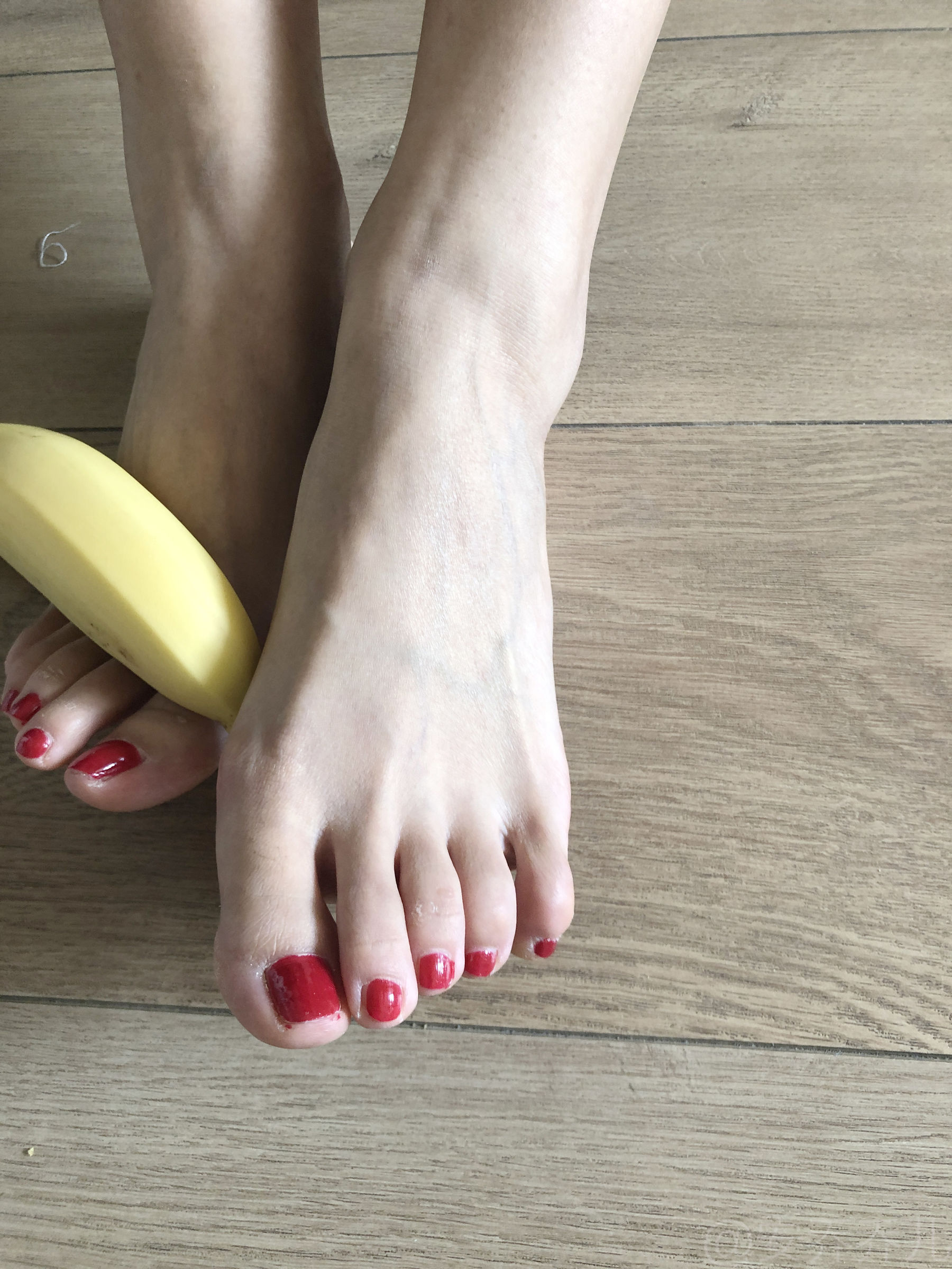 [福利COS] 安乔乔儿(Nia乔乔) No.009 踩香蕉第1张