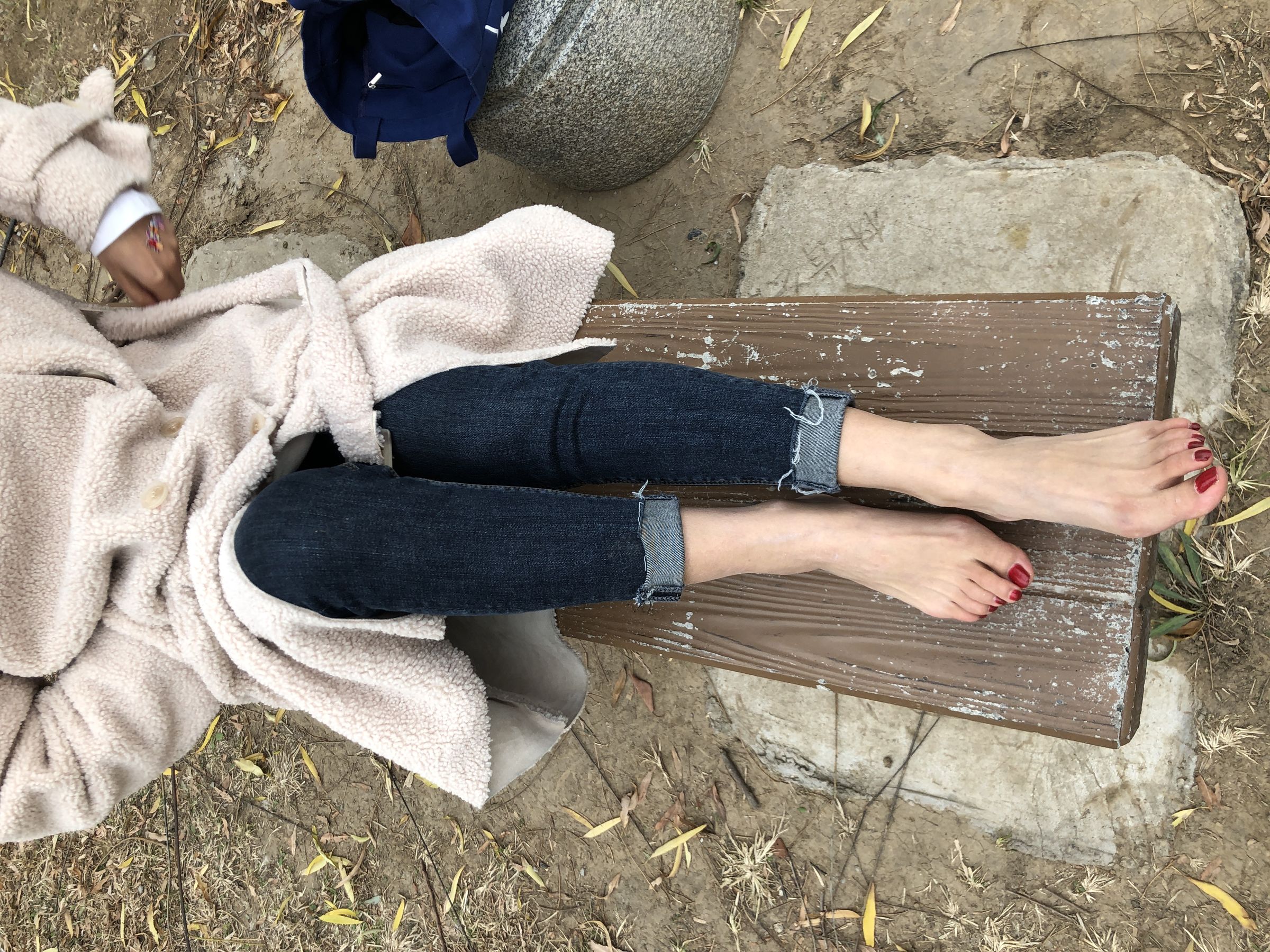 [福利COS] 安乔乔儿(Nia乔乔) No.010 红甲裸足第40张