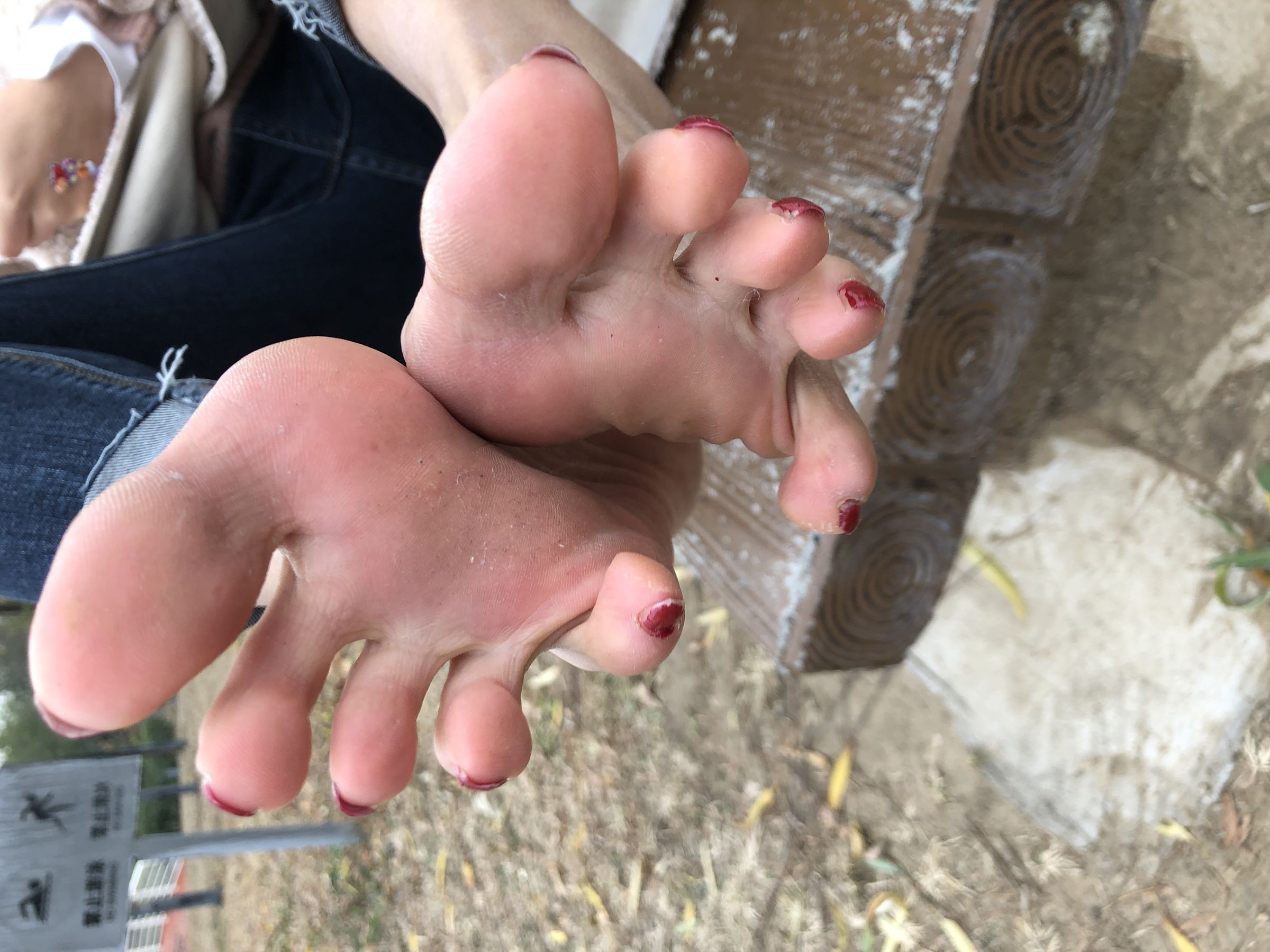 [福利COS] 安乔乔儿(Nia乔乔) No.010 红甲裸足第20张