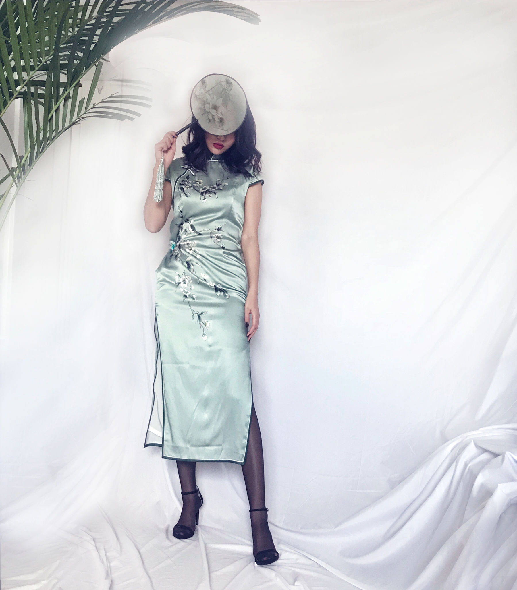 [福利COS] 安乔乔儿(Nia乔乔) No.017 安乔乔儿 黑丝旗袍第24张