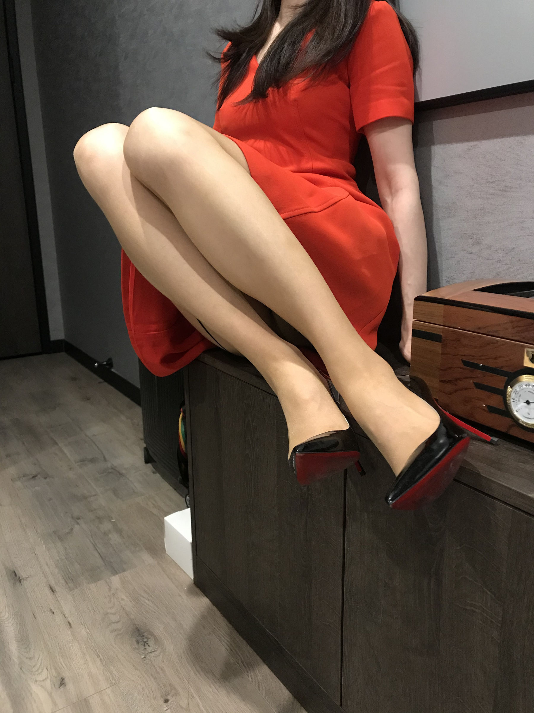 [福利COS] 丝足博主麋鹿_Monroe 2020.07.02 情趣线条丝袜第8张