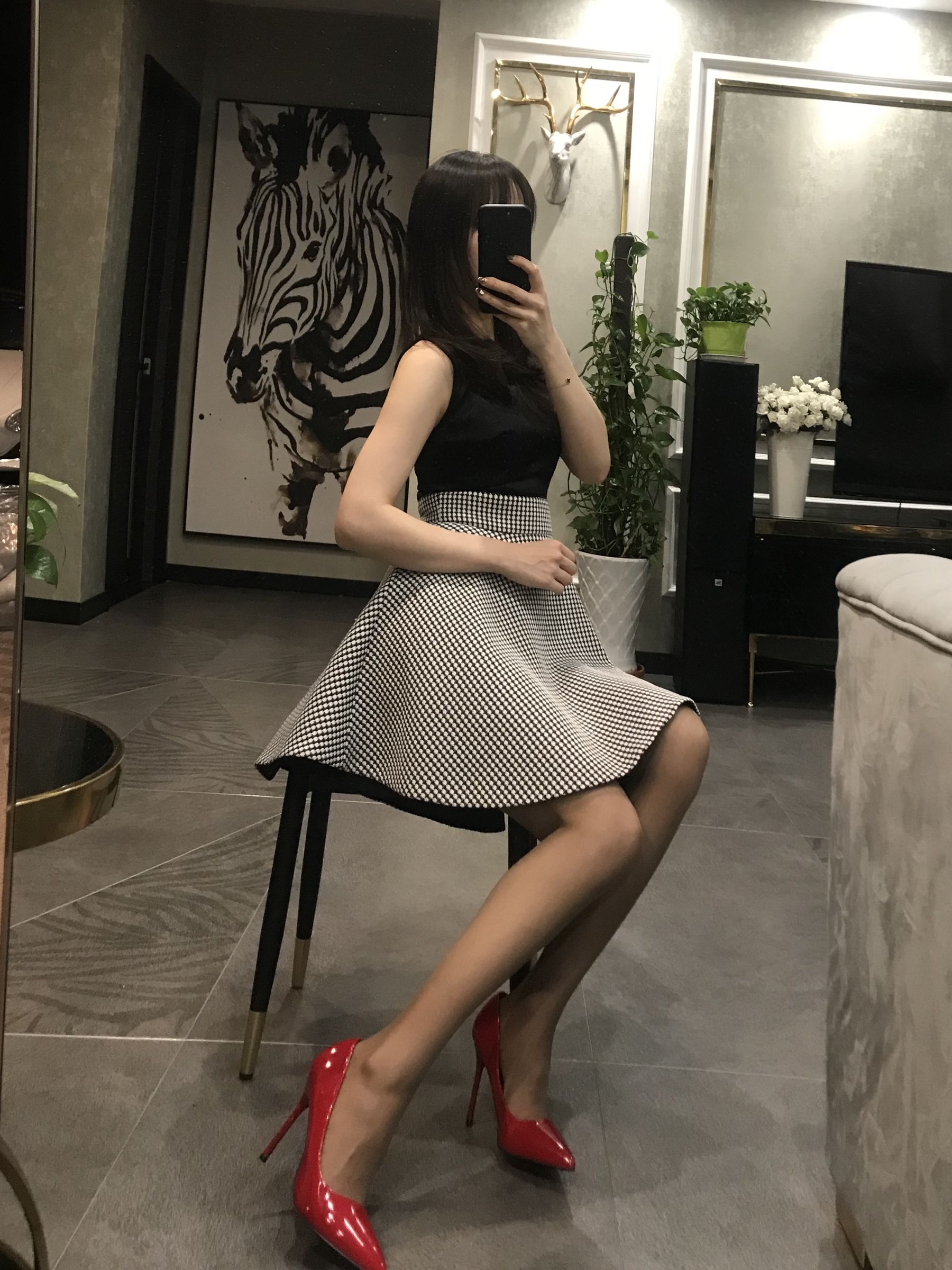 [福利COS] 丝足博主麋鹿_Monroe 2020.04.20 红高黑丝第19张