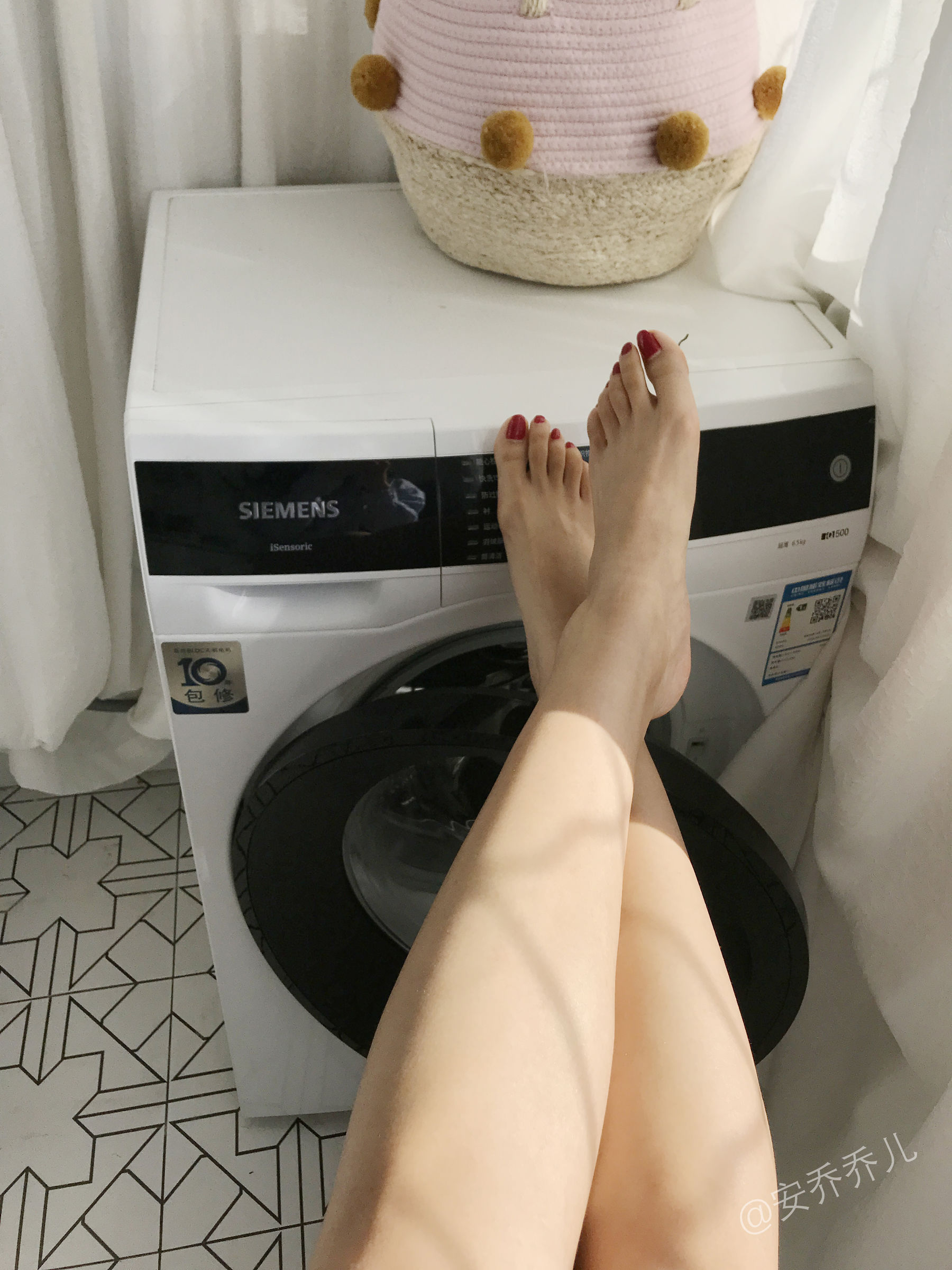 [福利COS] 安乔乔儿(Nia乔乔) No.016 阳台洗衣房第3张