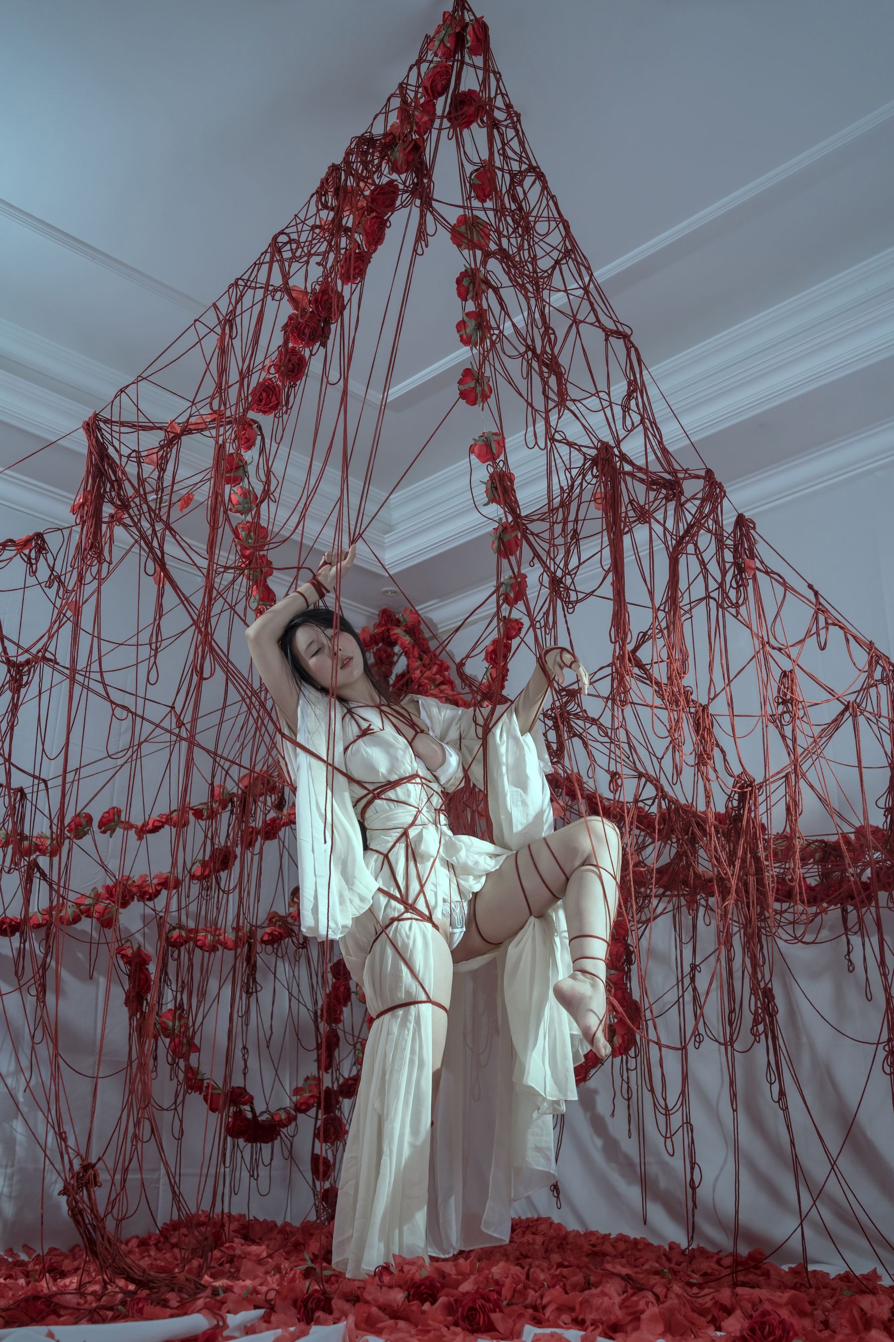 [福利COS] 云溪溪 - 奶桃 囚鸟第1张