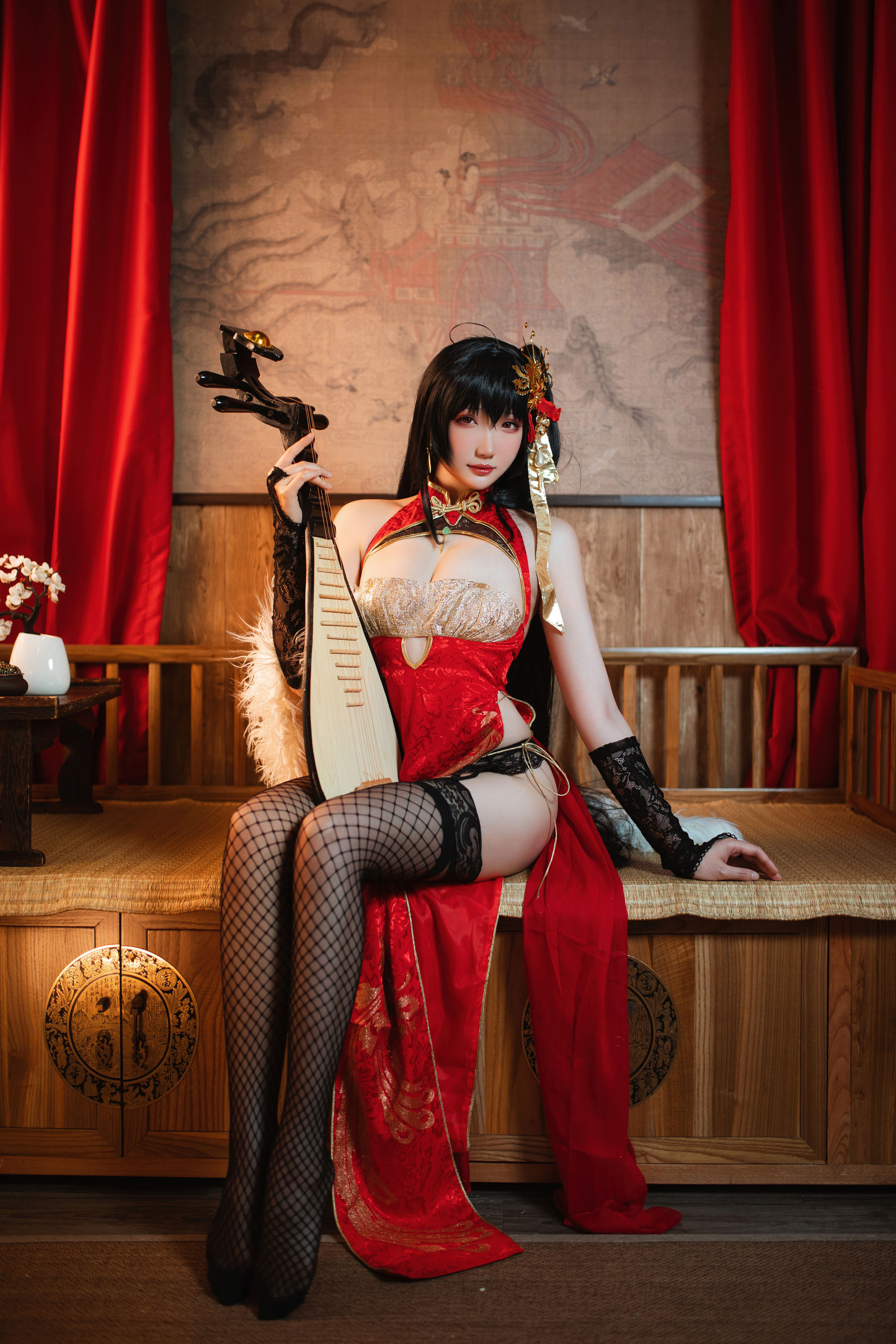 [福利COS] Coser瓜希酱福利 - 大凤旗袍第1张