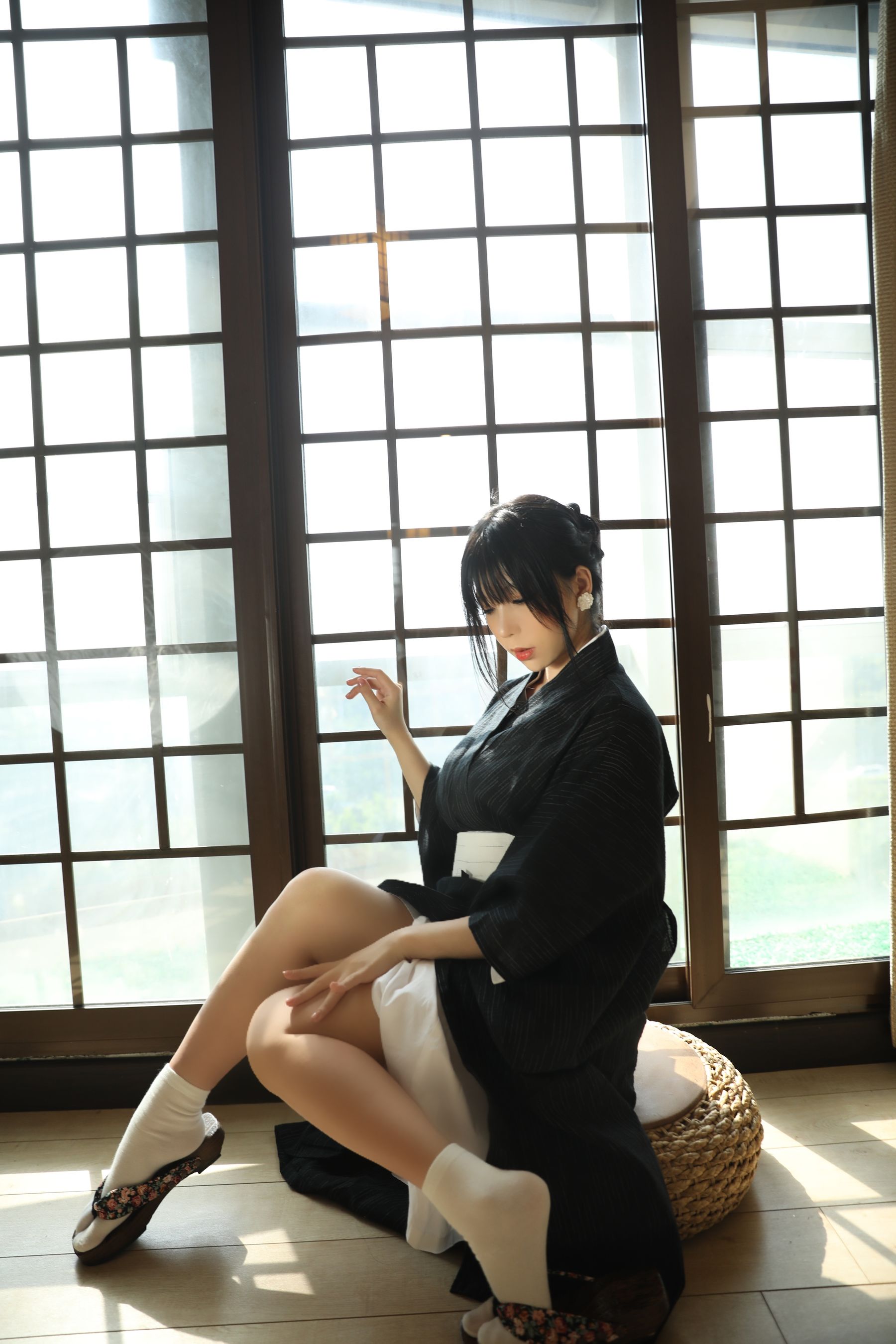 [福利COS] 二次元巨乳美女鹿野希 - 未亡人第6张