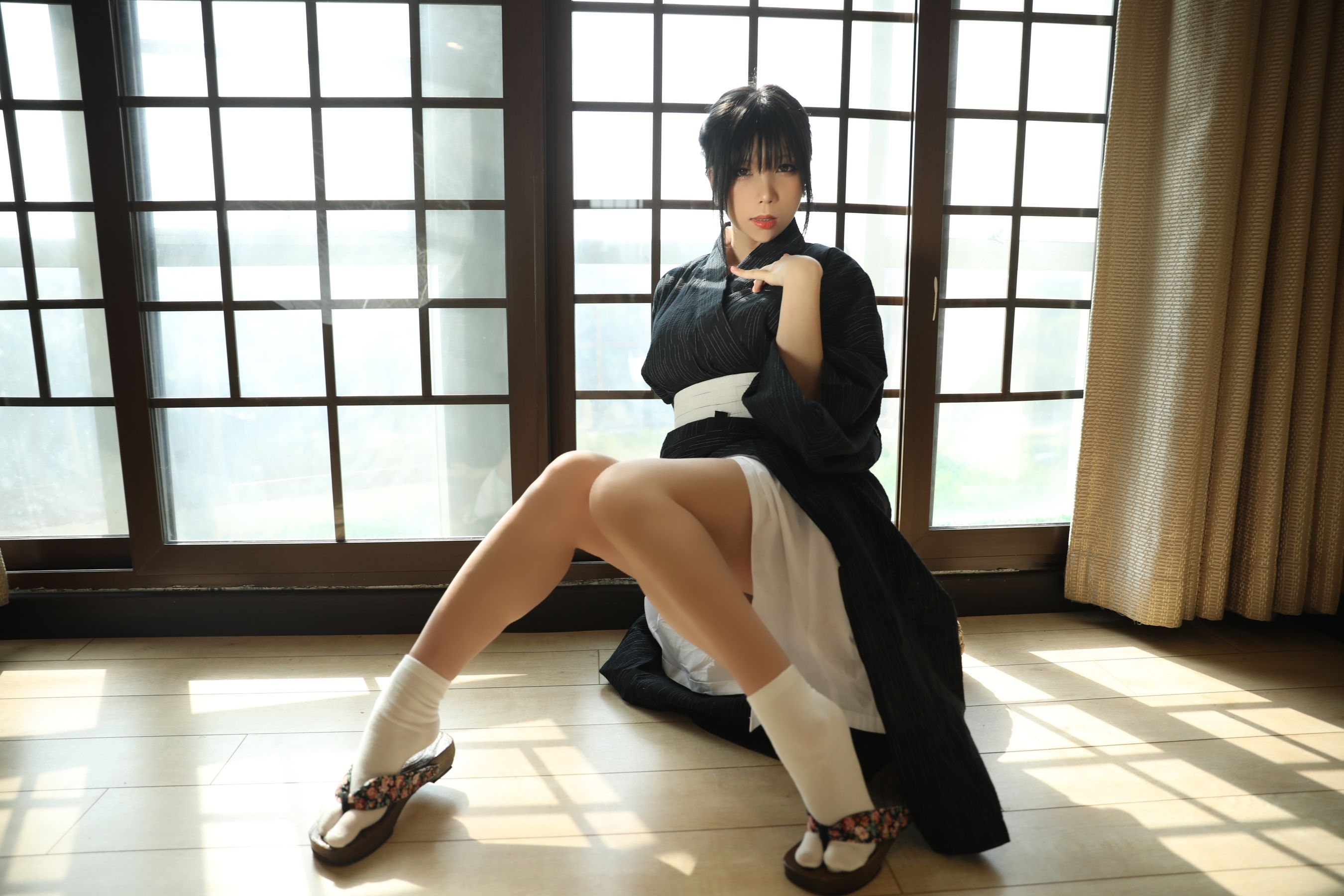 [福利COS] 二次元巨乳美女鹿野希 - 未亡人第8张