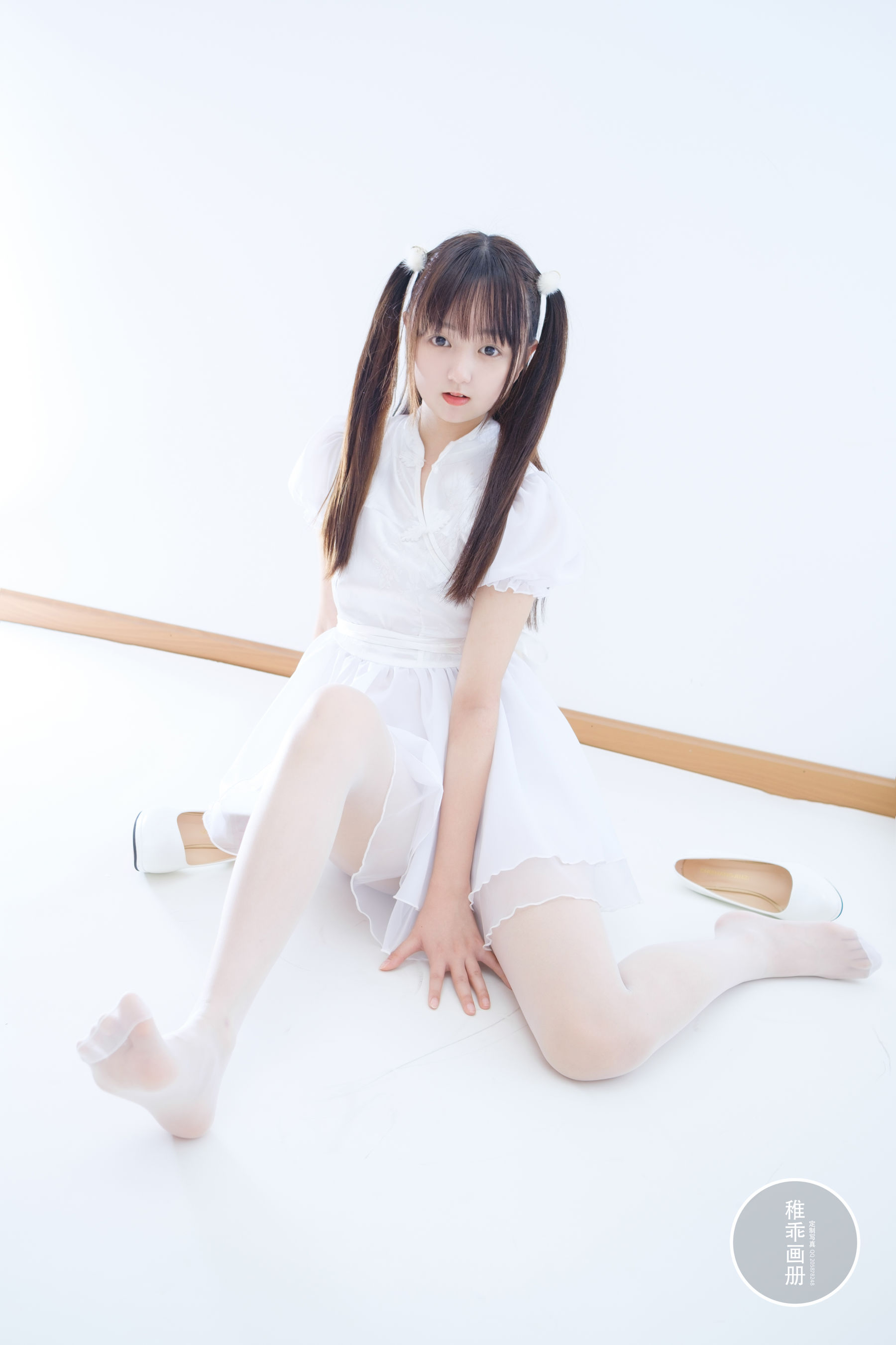 [福利COS] 柴系小乖(稚乖画册) - 团子 18D白丝第4张