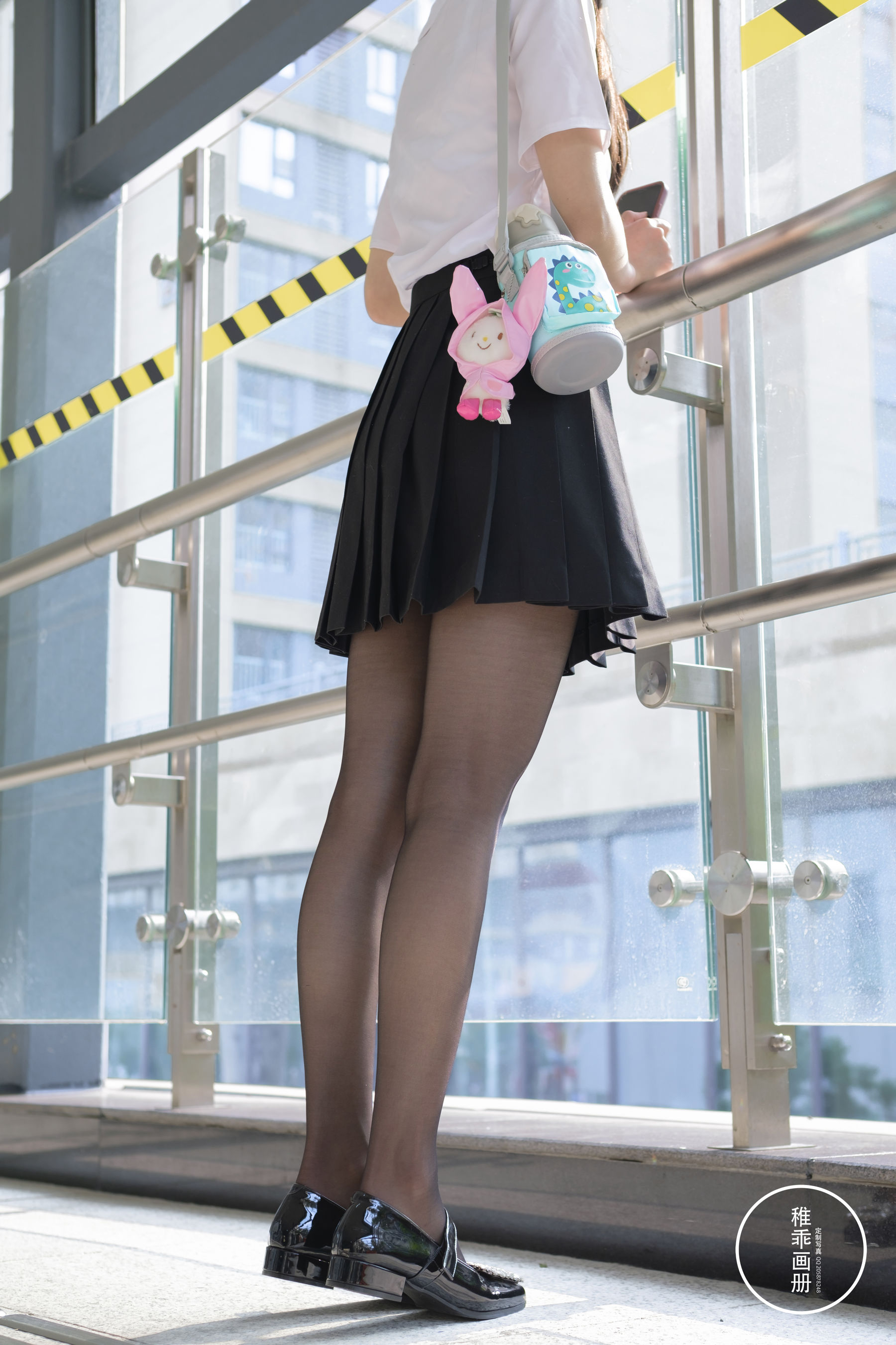 [福利COS] 柴系小乖(稚乖画册) - 夜夜 逛街13d黑丝第11张