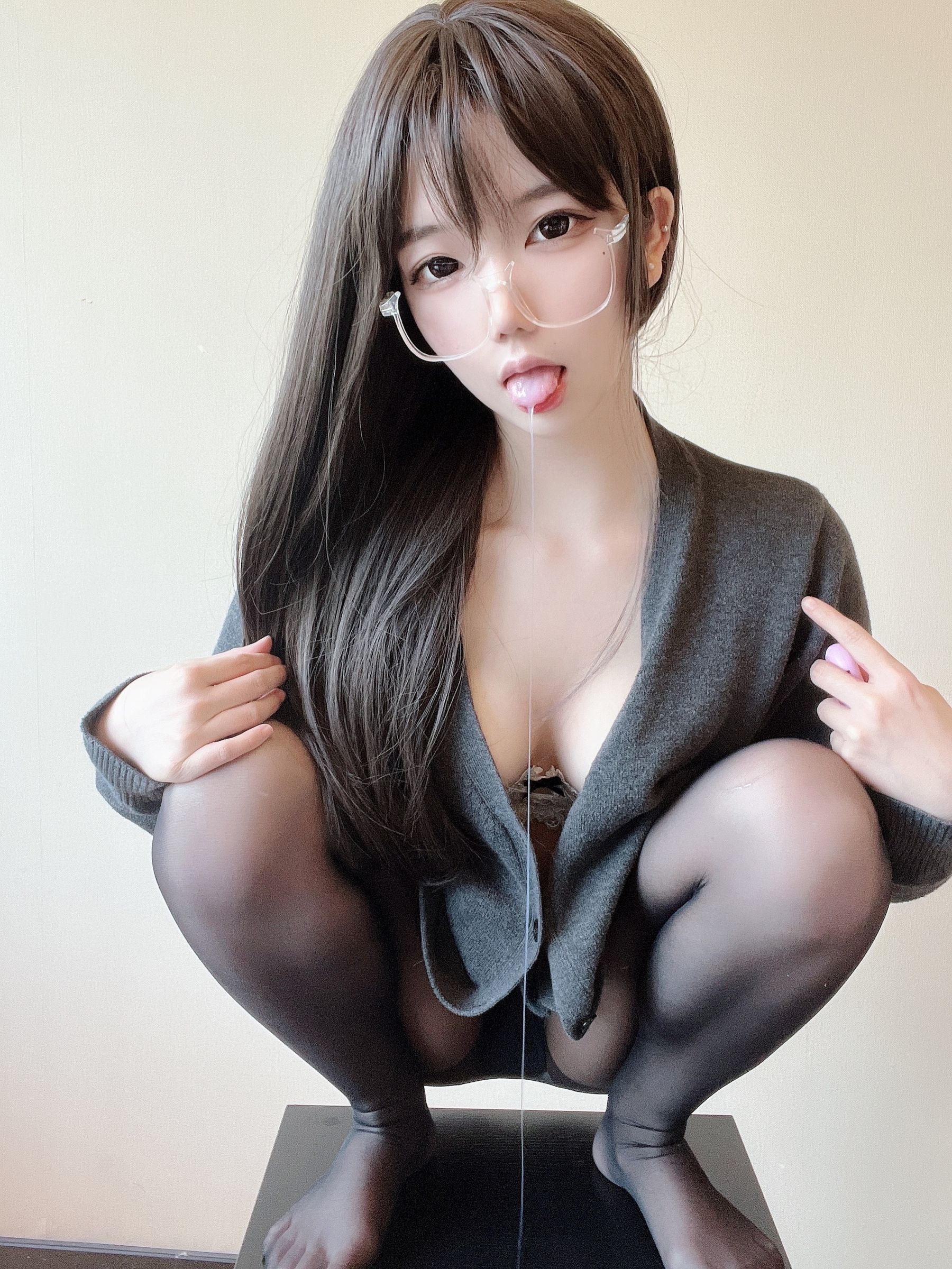 [福利COS] 莉犬酱 - 黑丝白蕾丝第10张