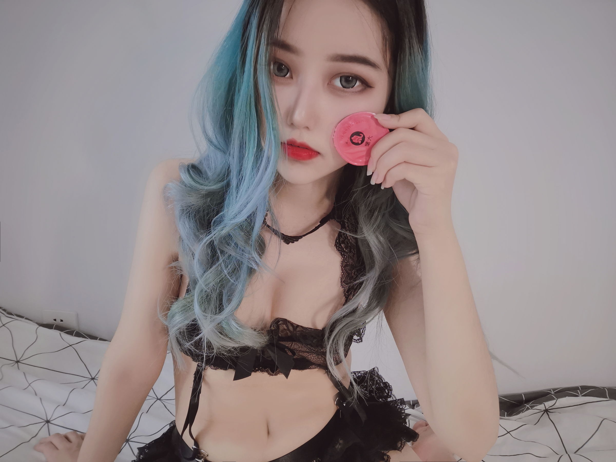 [福利COS] eloise软软 - 小粉盒黑兔子第1张