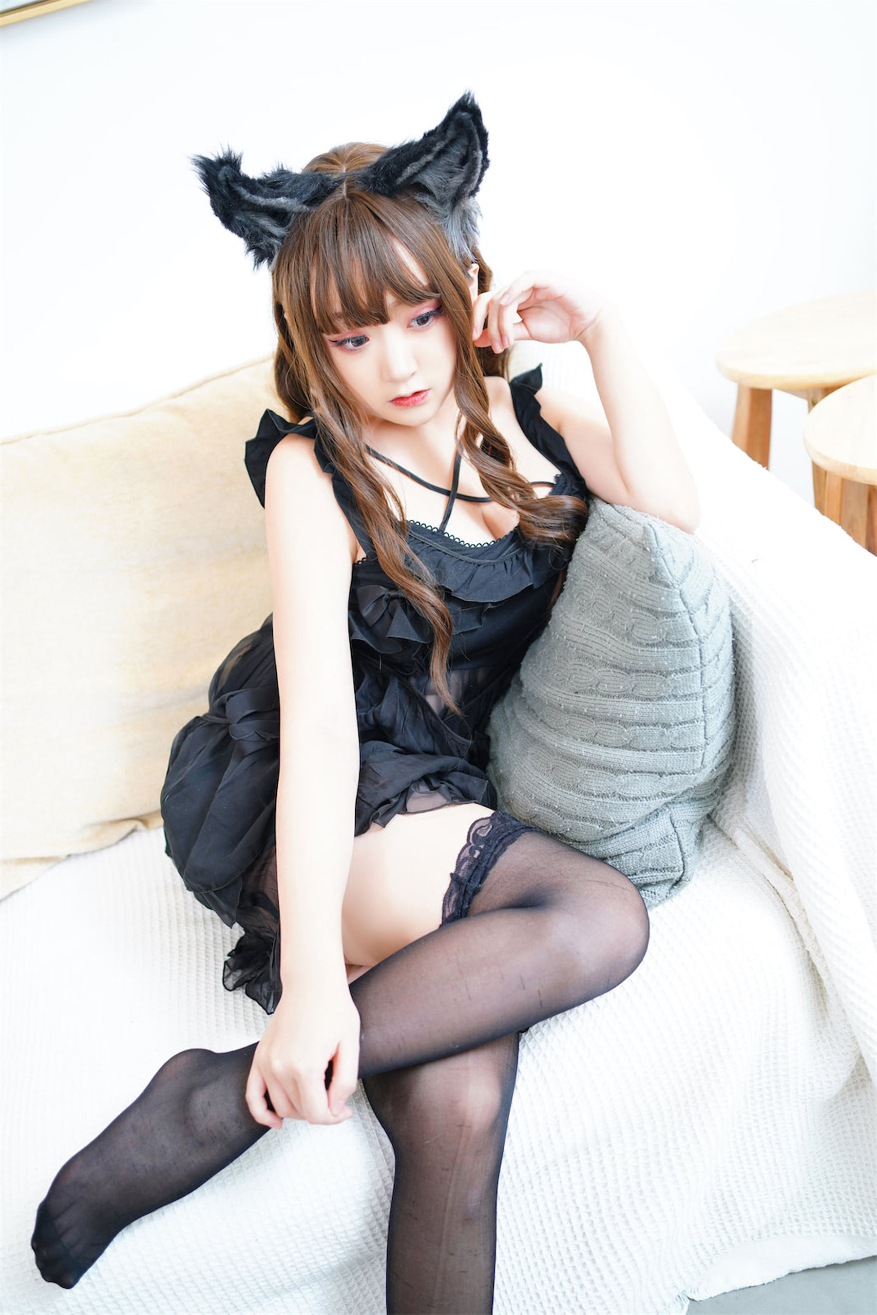 [福利COS] 动漫博主恩田直幸 - 黑色狼耳第1张