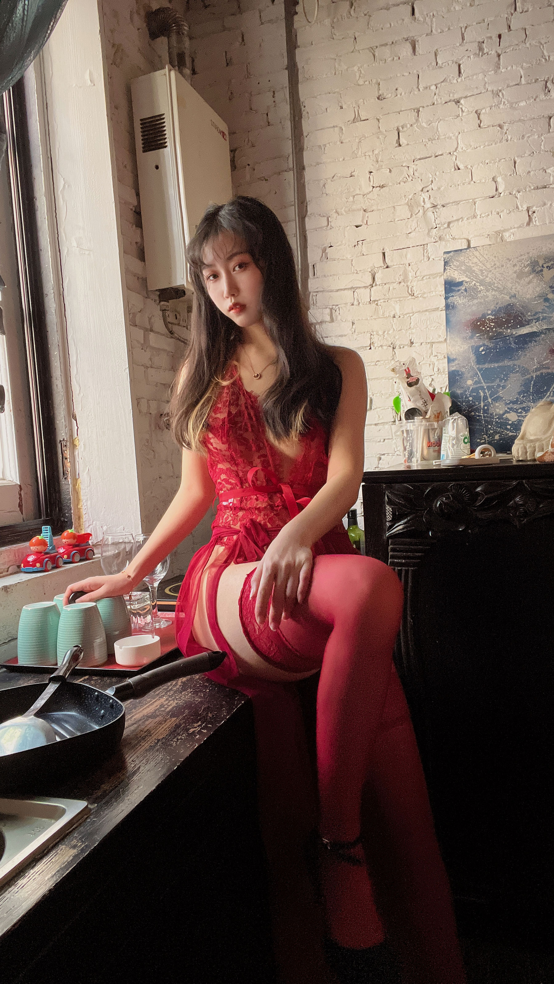 [福利COS] 微博人气Coser不呆猫 - 霸气红色人妻第11张