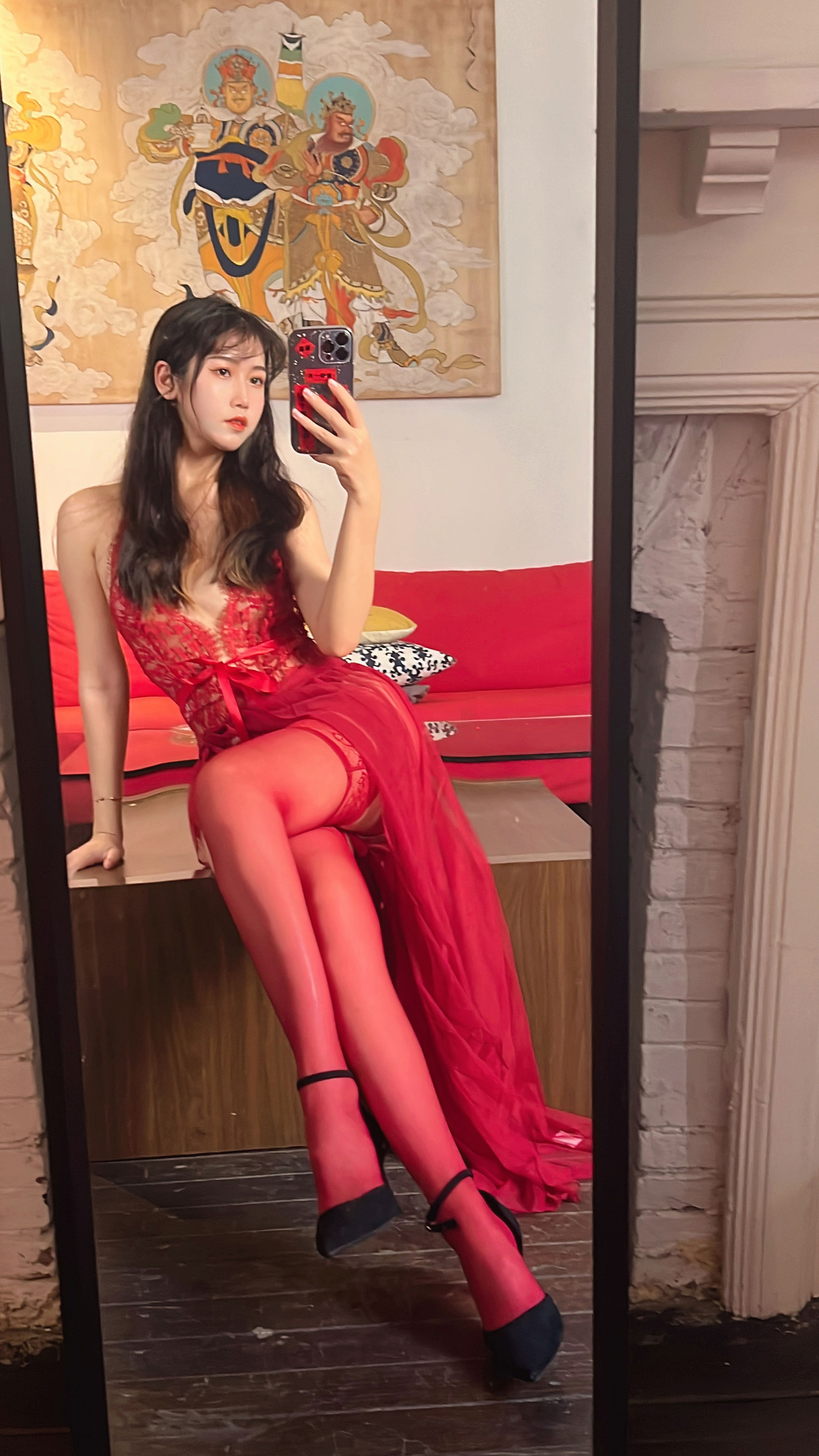 [福利COS] 微博人气Coser不呆猫 - 霸气红色人妻第5张