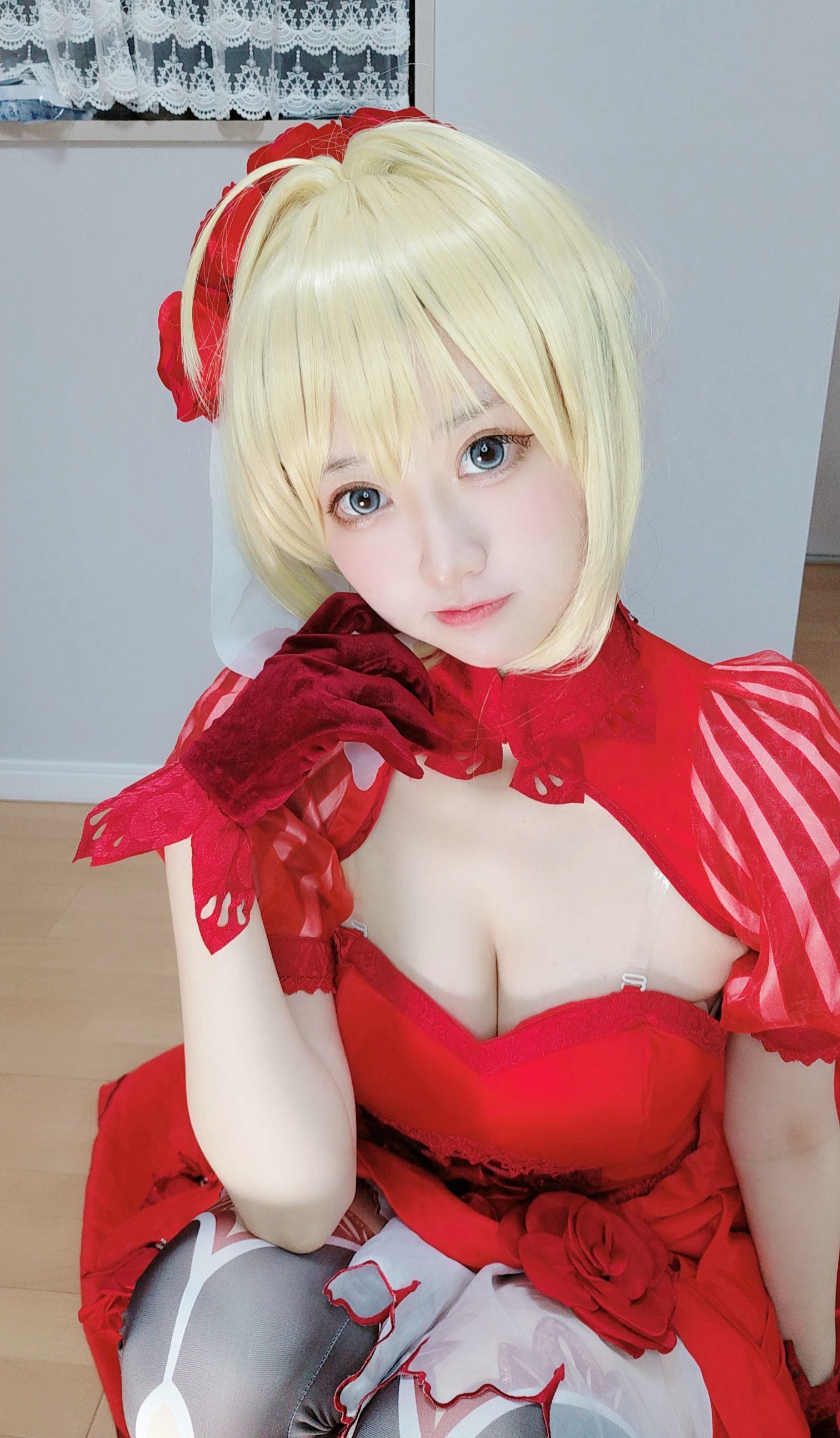 [福利COS] 千阳(ちよ) - 尼禄红礼服第5张