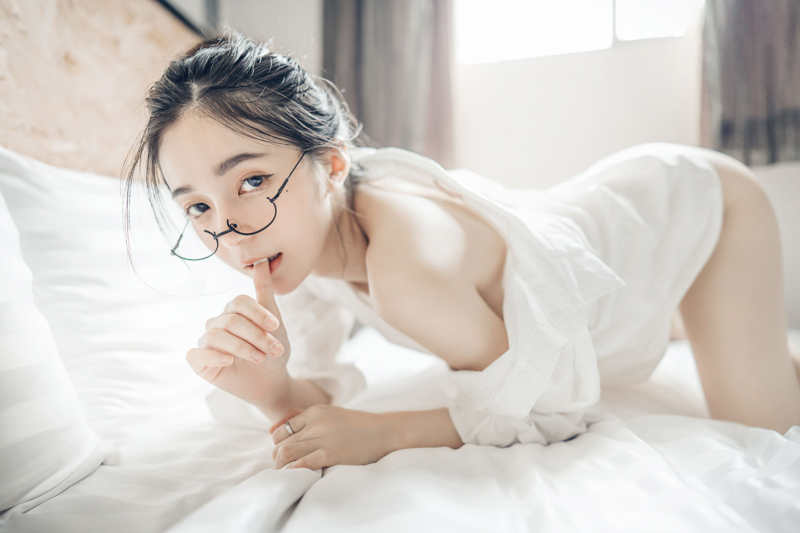 [福利COS] 辰辰 - 浴室里的天使第23张