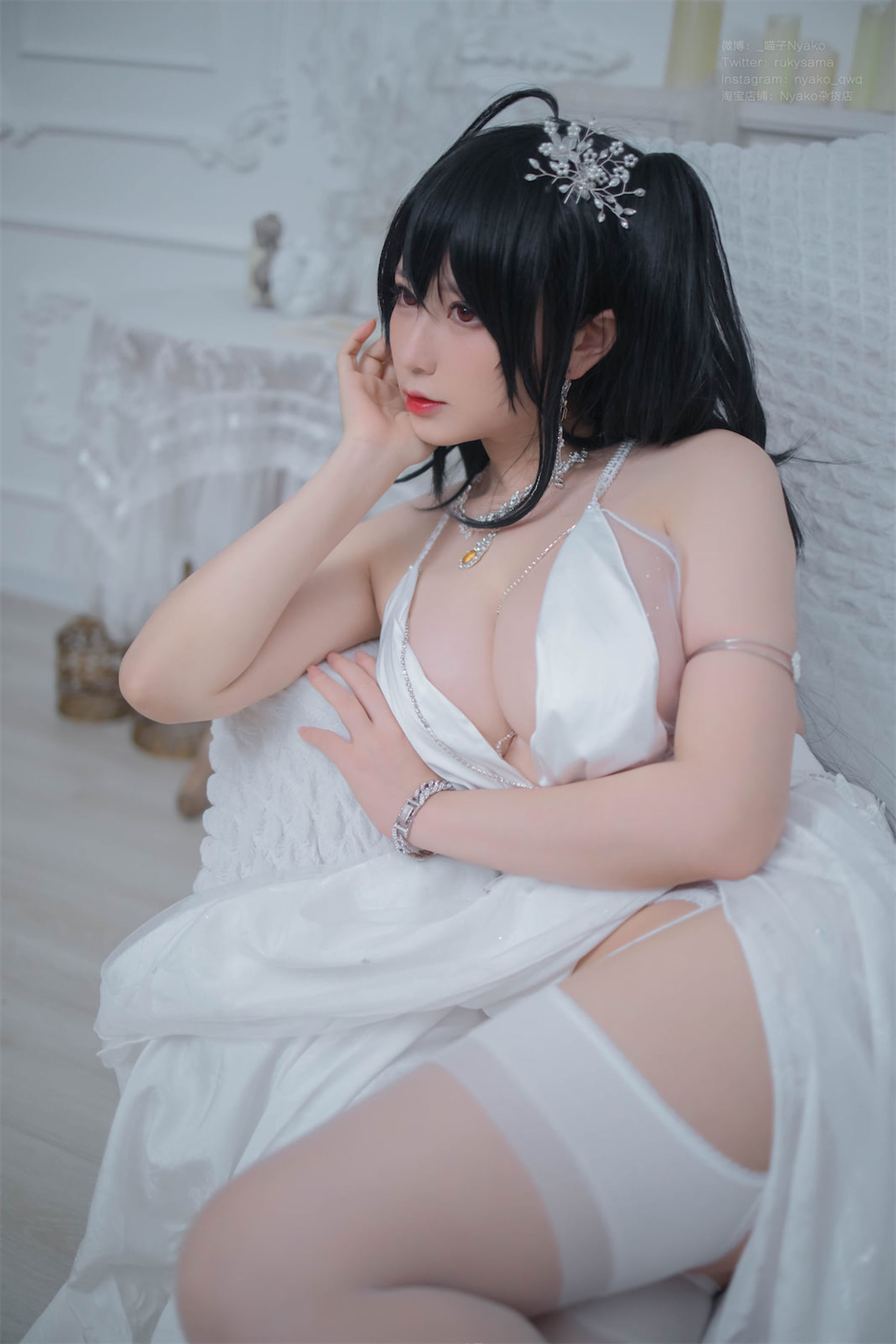 [福利COS] 萌妹子Nyako喵子 - 大凤纯白婚纱第8张