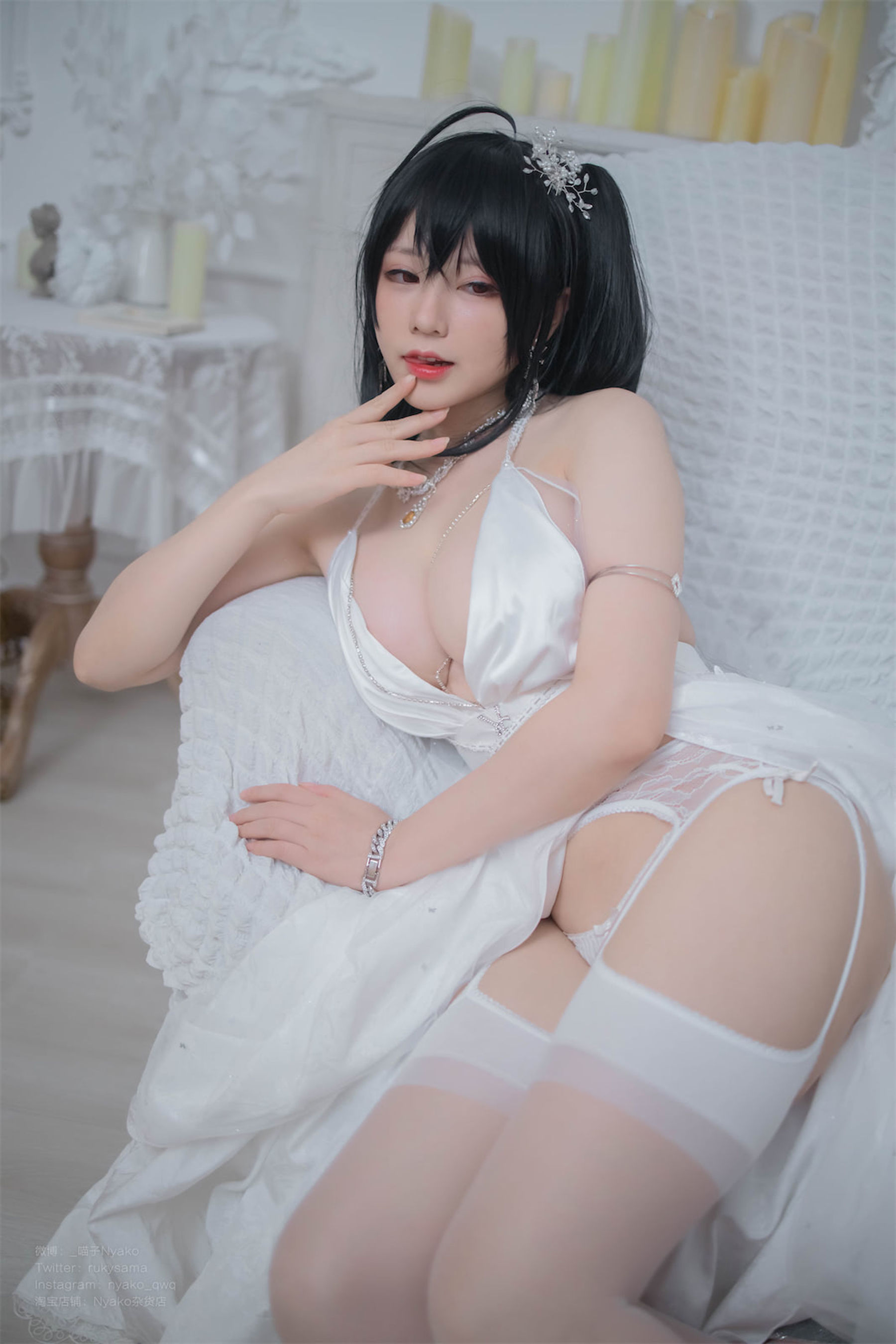 [福利COS] 萌妹子Nyako喵子 - 大凤纯白婚纱第9张