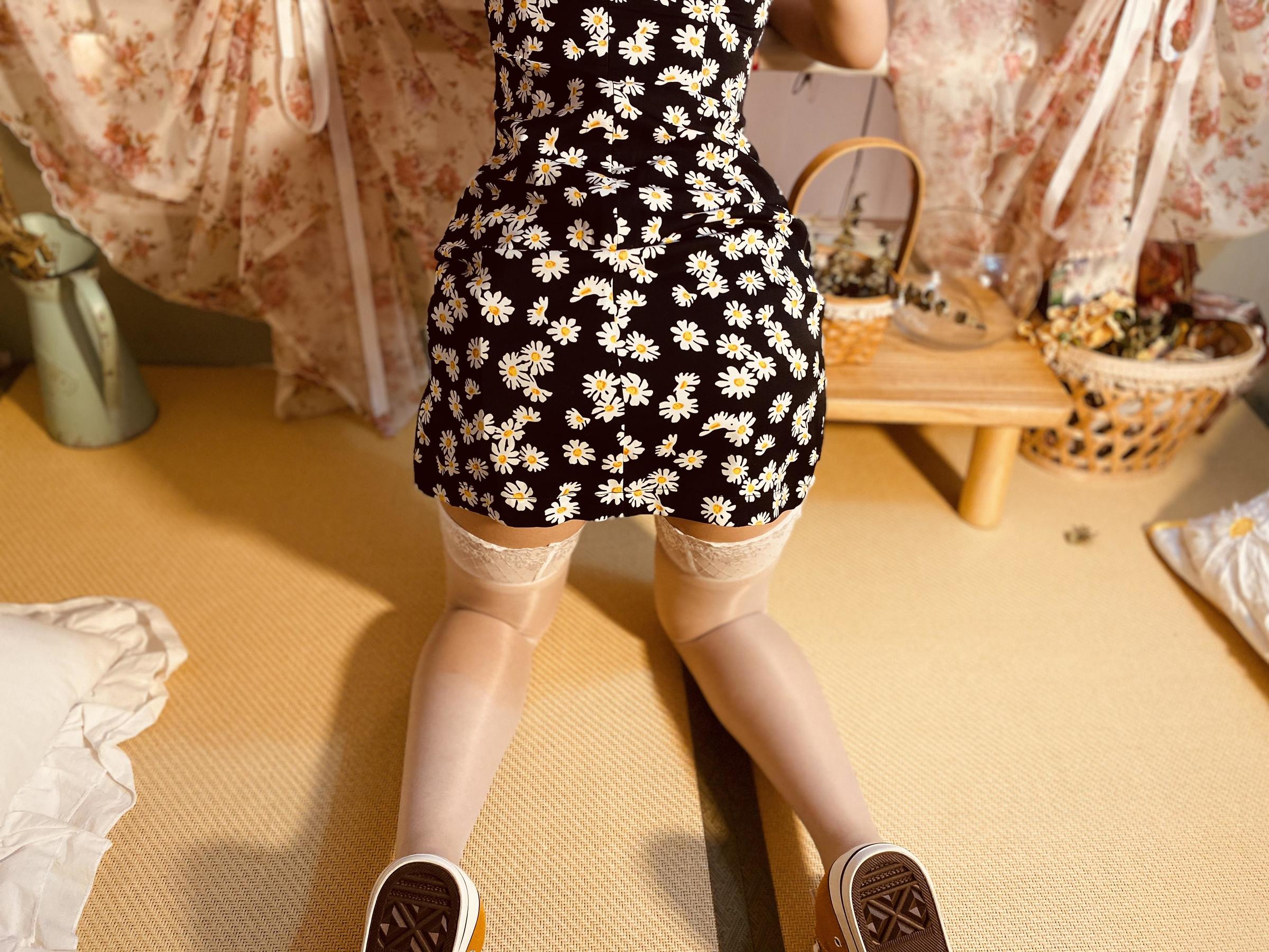 [福利COS] 软妹小九九 丝足微信朋友圈收费资源打包下载2第76张