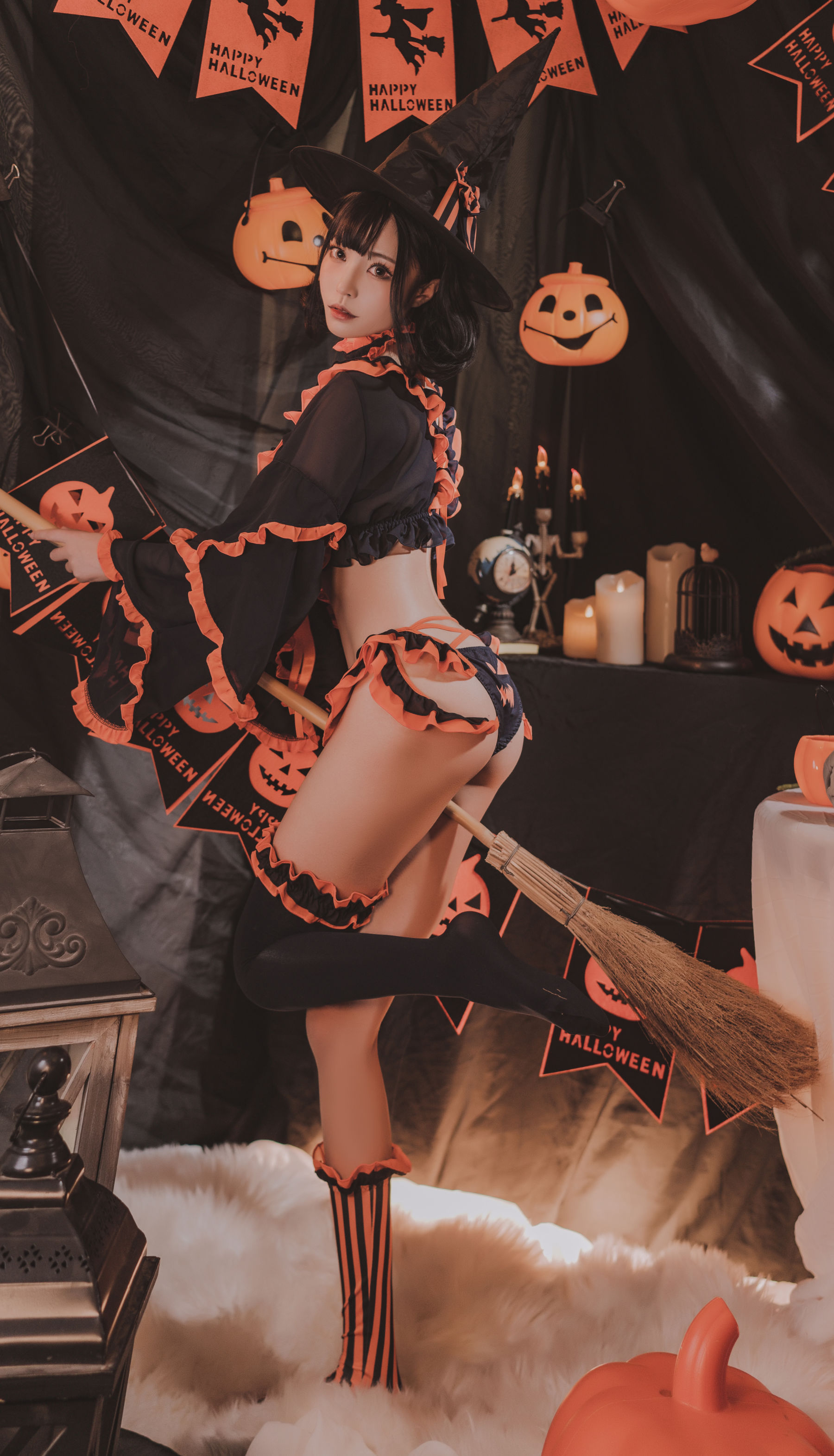 [福利COS] 萌妹白易子教主 - 万圣节魔女第4张