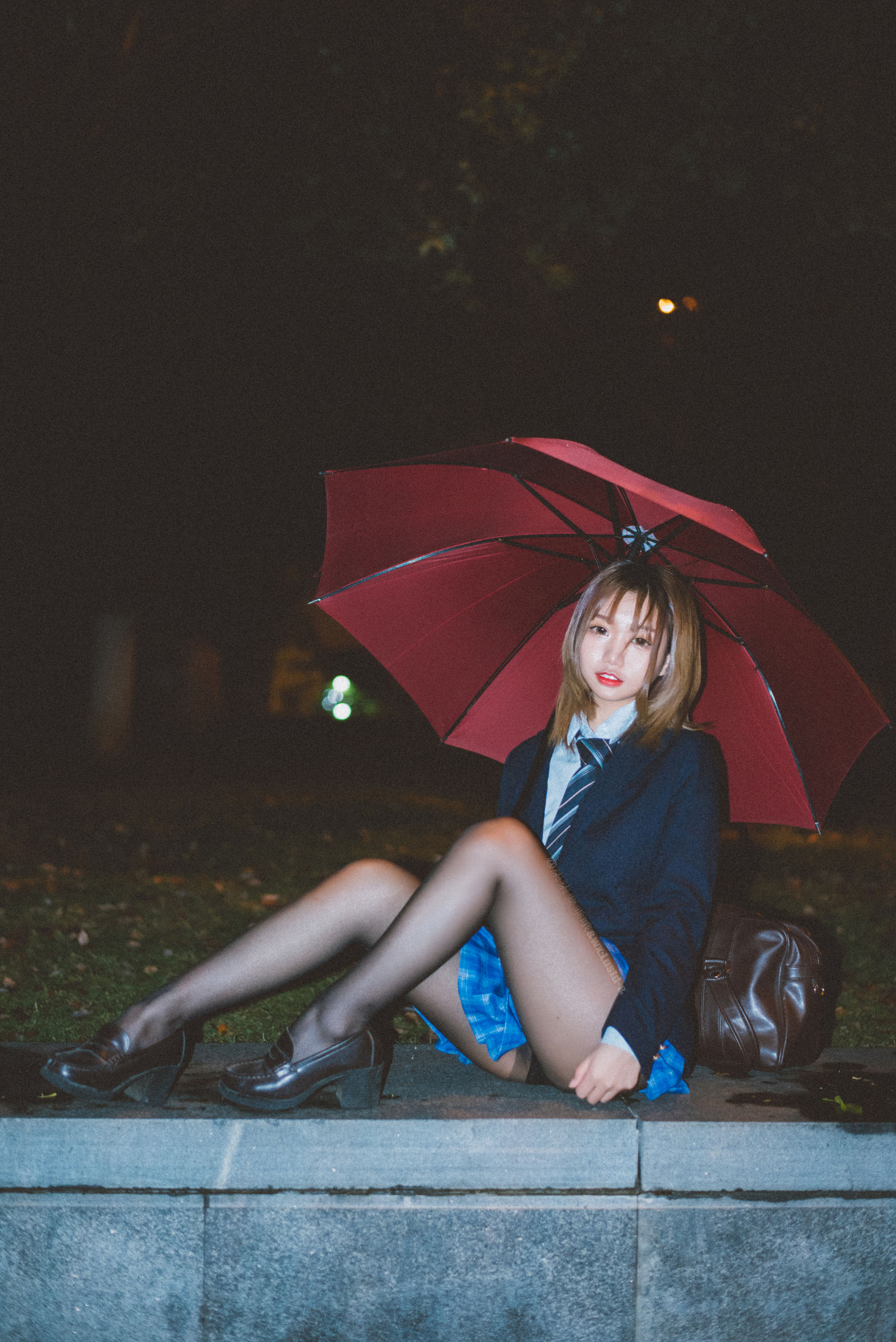 [福利COS] 动漫博主柒柒要乖哦 - 深夜公园JK第8张