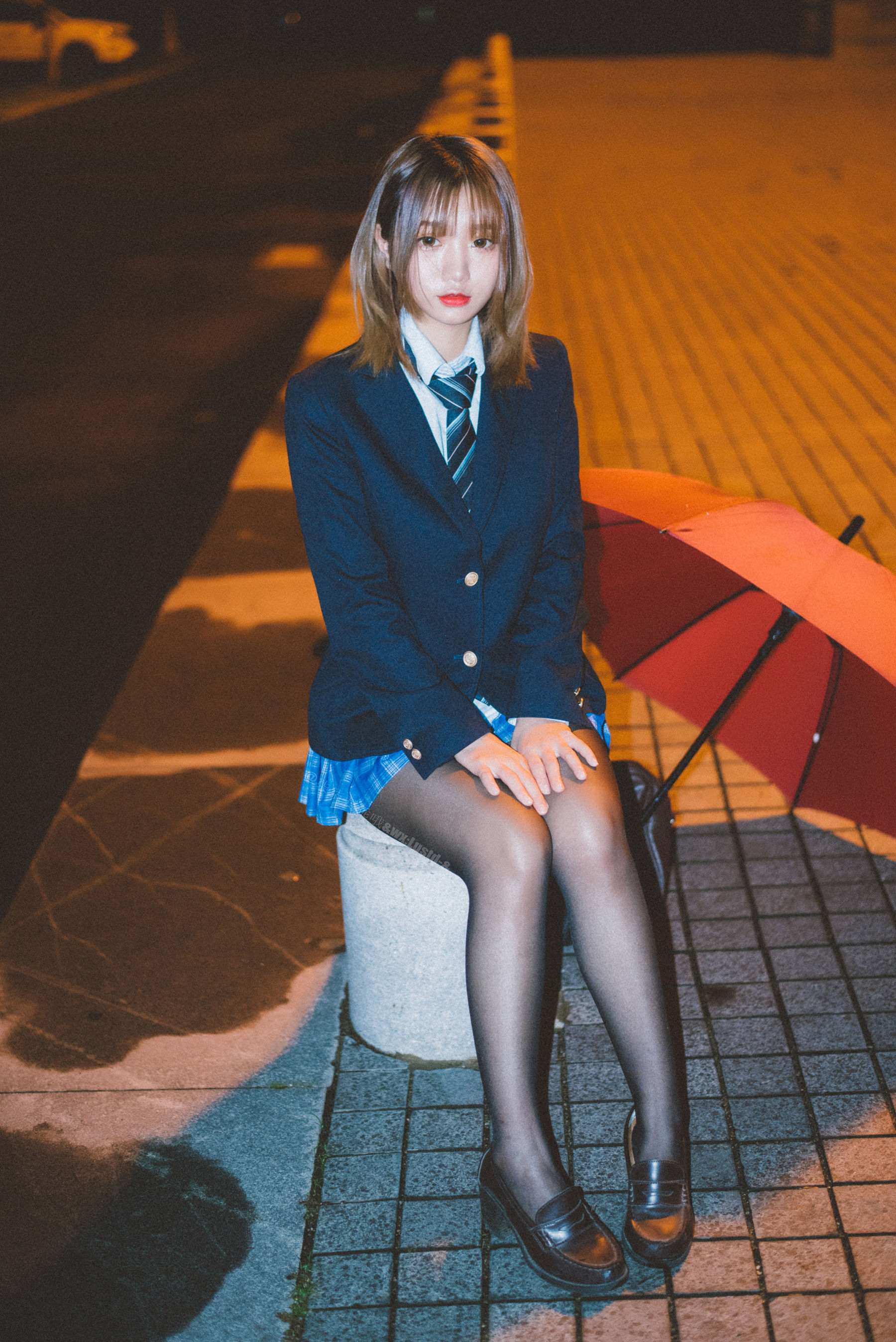 [福利COS] 动漫博主柒柒要乖哦 - 深夜公园JK第11张