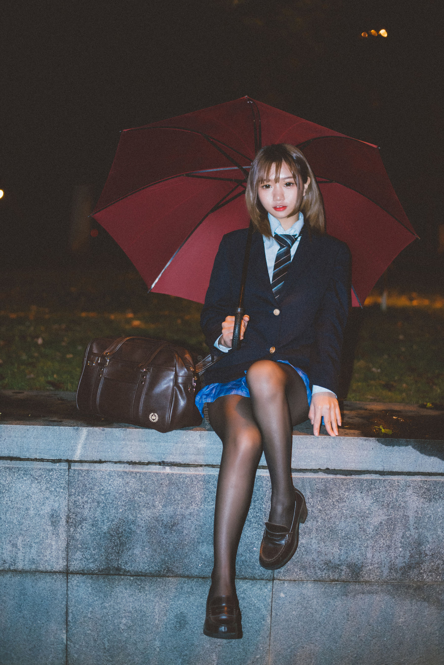 [福利COS] 动漫博主柒柒要乖哦 - 深夜公园JK第9张