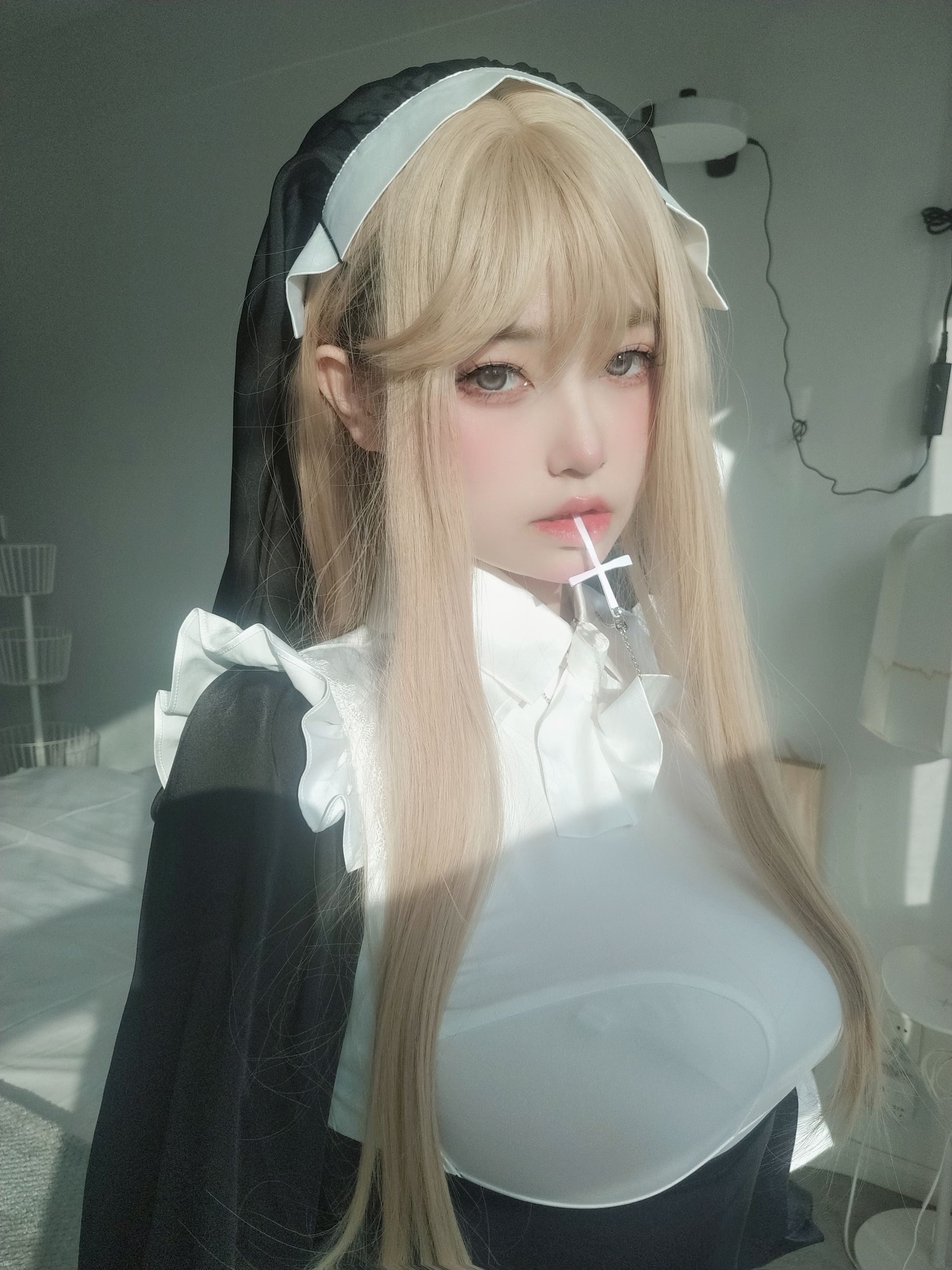 [福利COS] 女主K - 修女第13张