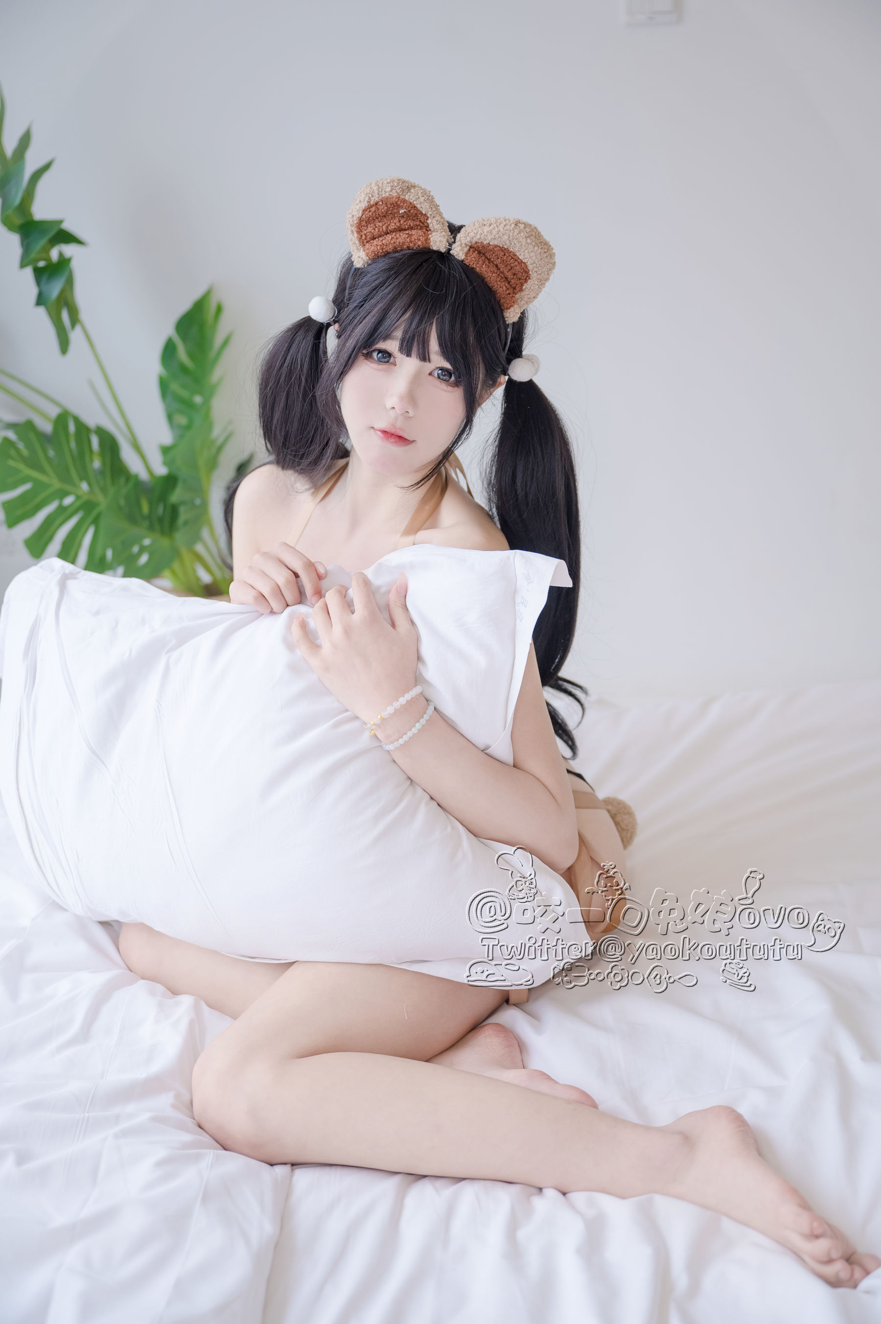 [福利COS] 咬一口兔娘 - 小熊睡衣第1张