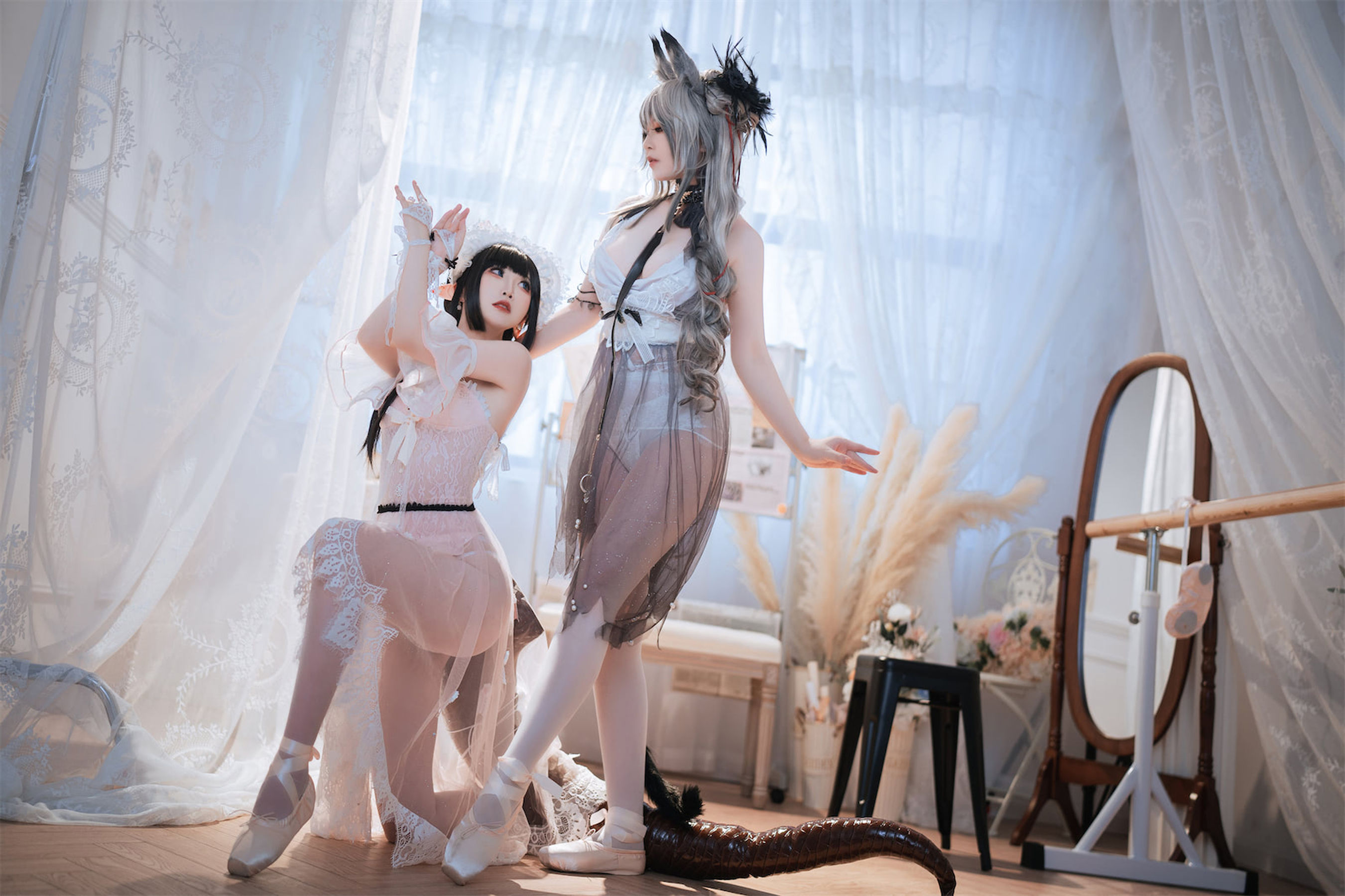 [福利COS] 可爱人气Coser面饼仙儿&amp;amp;半半子 - Arknights 黑x森蚺バレエ第12张