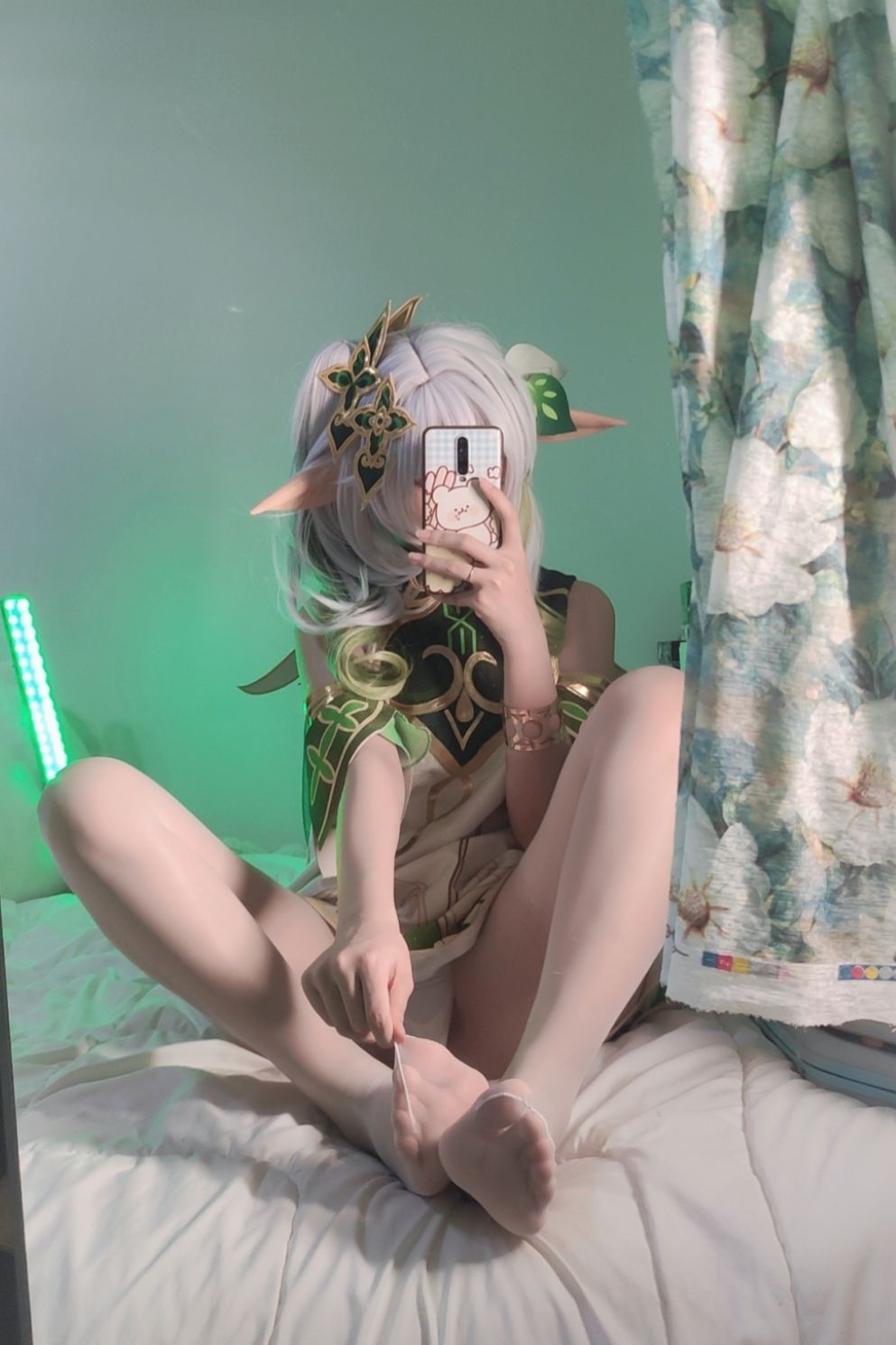 [福利COS] 洛桑w伊梓 - 小草神第1张