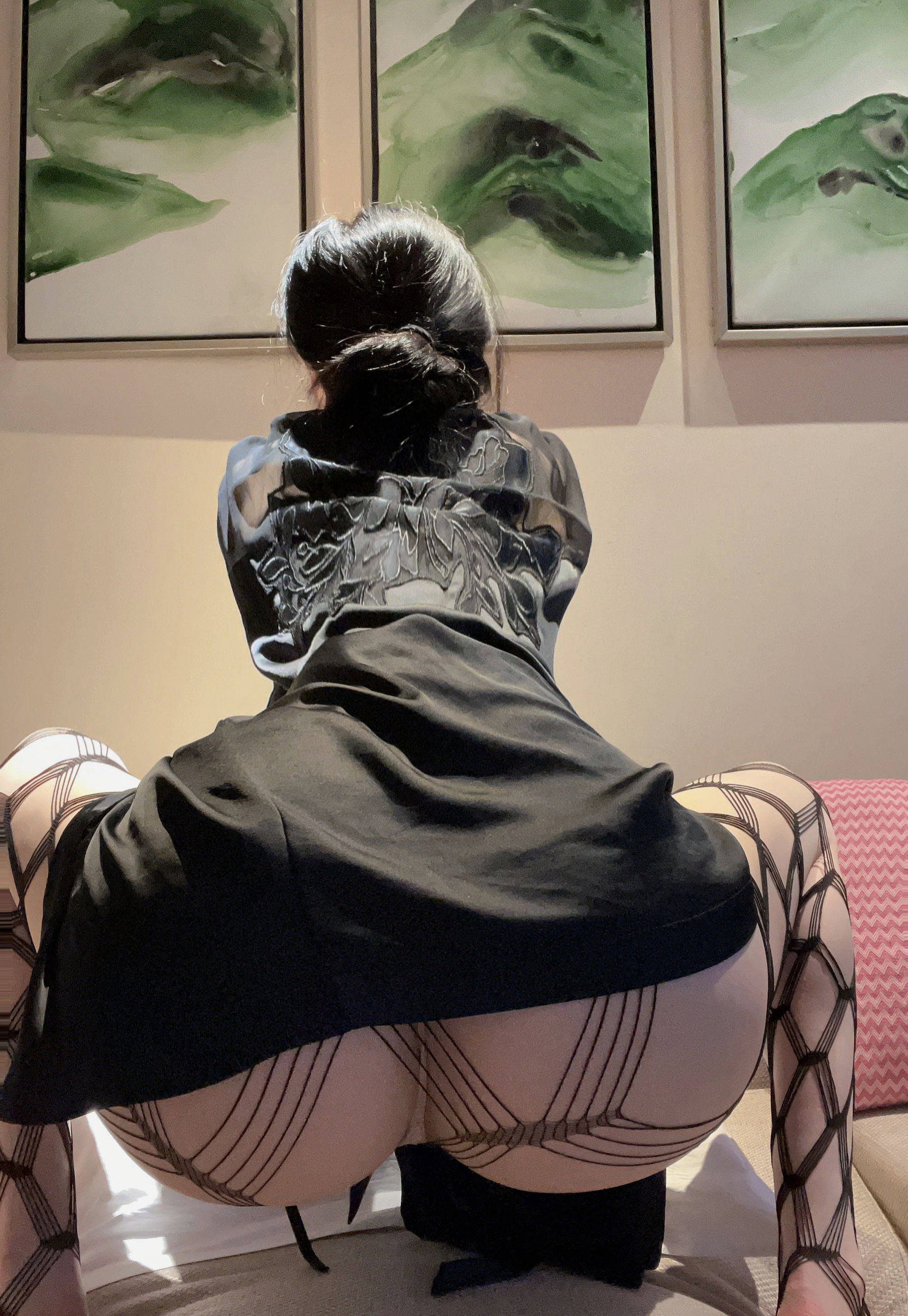 [福利COS] 美臀女神左公子666 - 镂空袜配蜜桃第5张