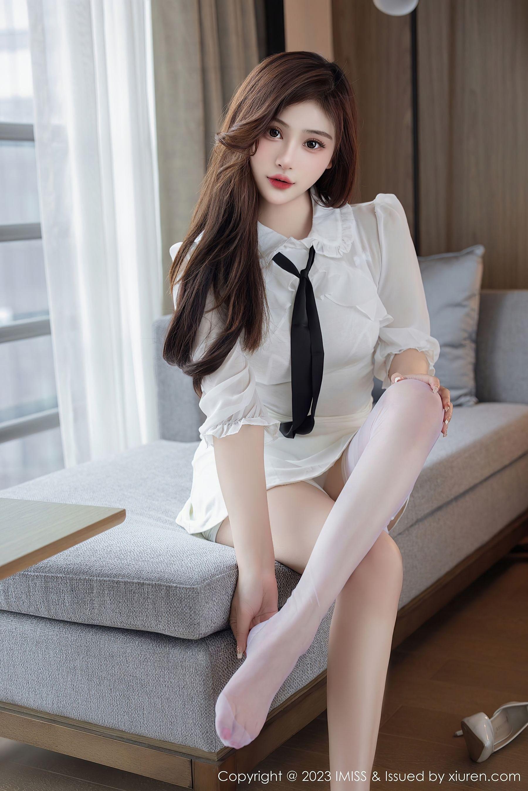  爱蜜社 VOL.712 Lavinia肉肉 丝袜美腿第15张