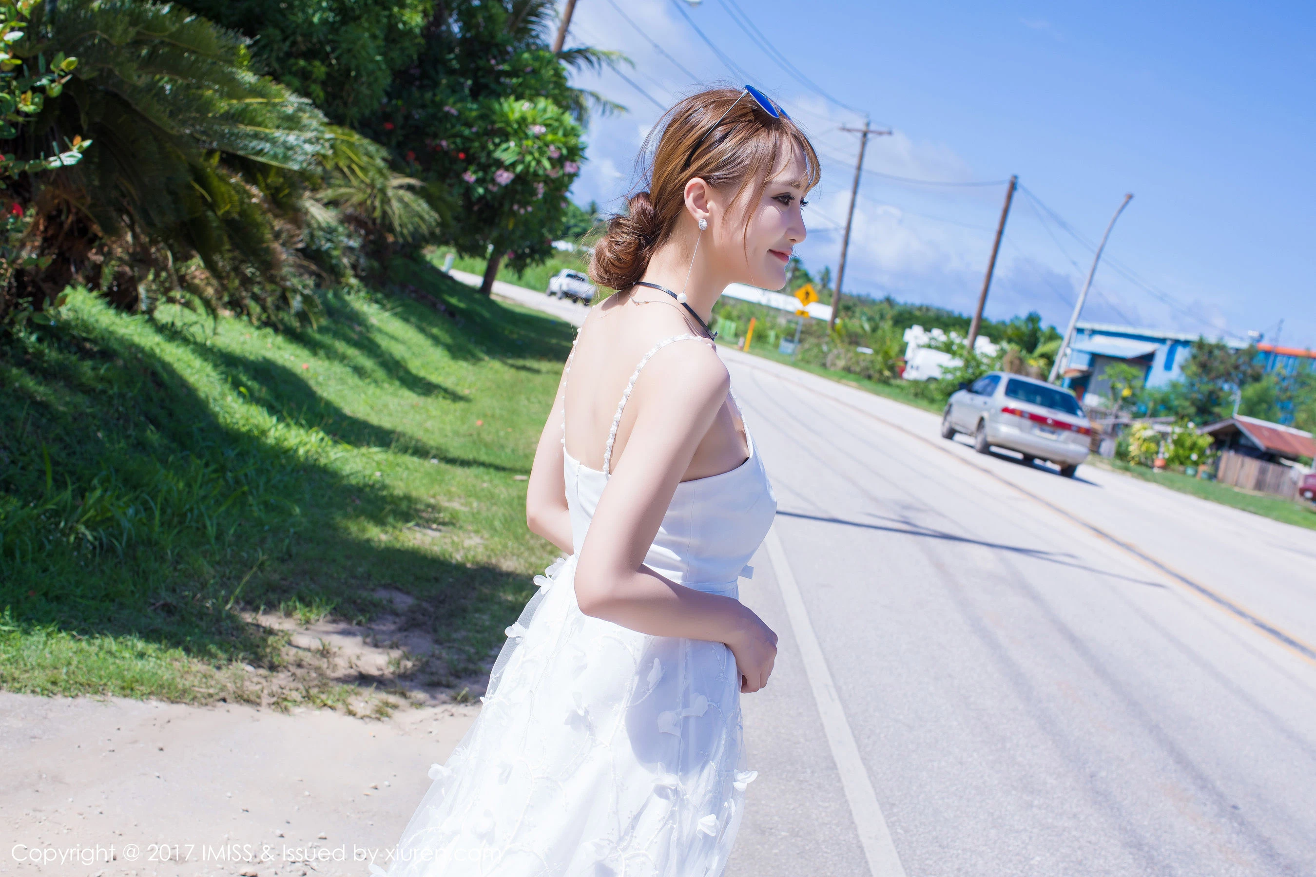  妤薇Vivian《性感OL+清新白色长裙》 爱蜜社IMiss Vol.191第7张